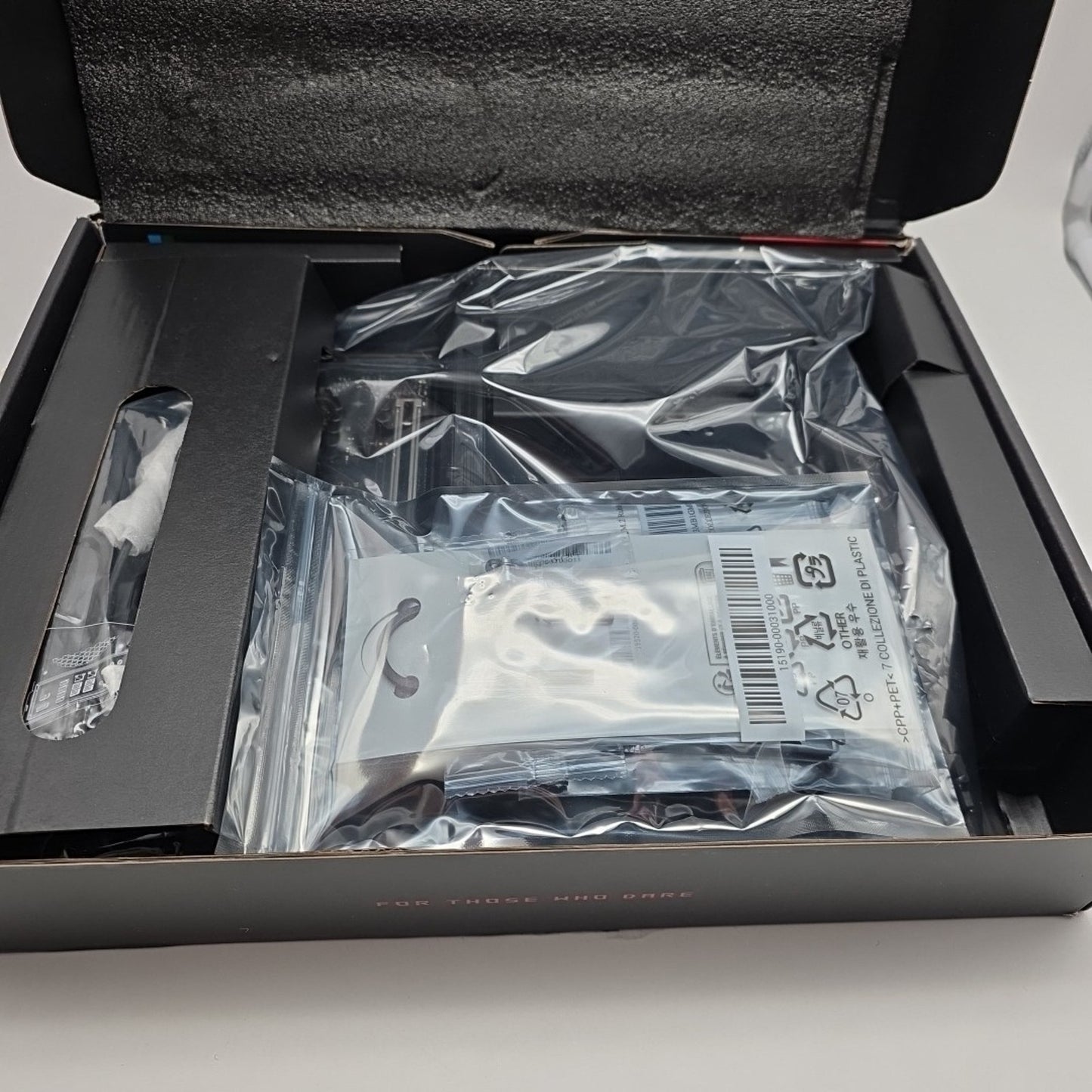 ASUS - ROG STRIX Z890-F GAMING WIFI (Socket LGA 1851) Intel Z890 ATX DDR5 Wi-...