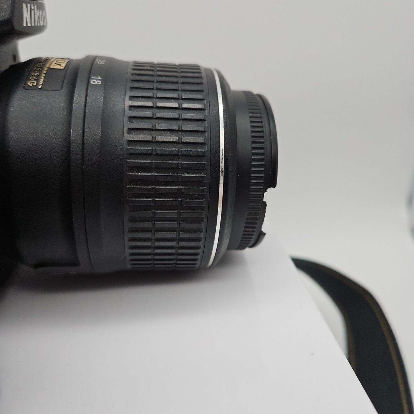 Nikon D90 12.3MP Digital SLR Camera with Nikkor 18-55 mm Lens READ