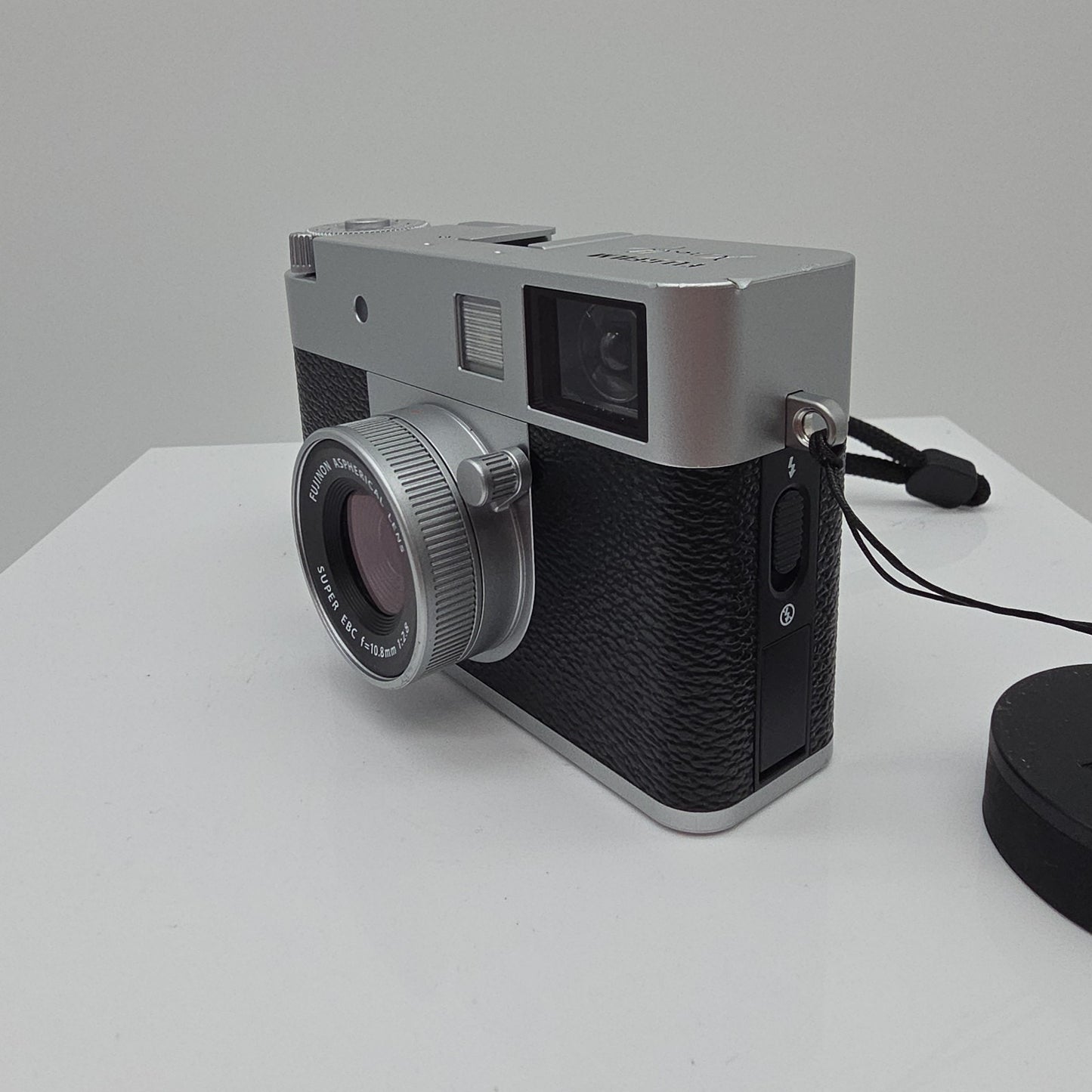 Fujifilm x Half Digital Camera Silver SN 0484