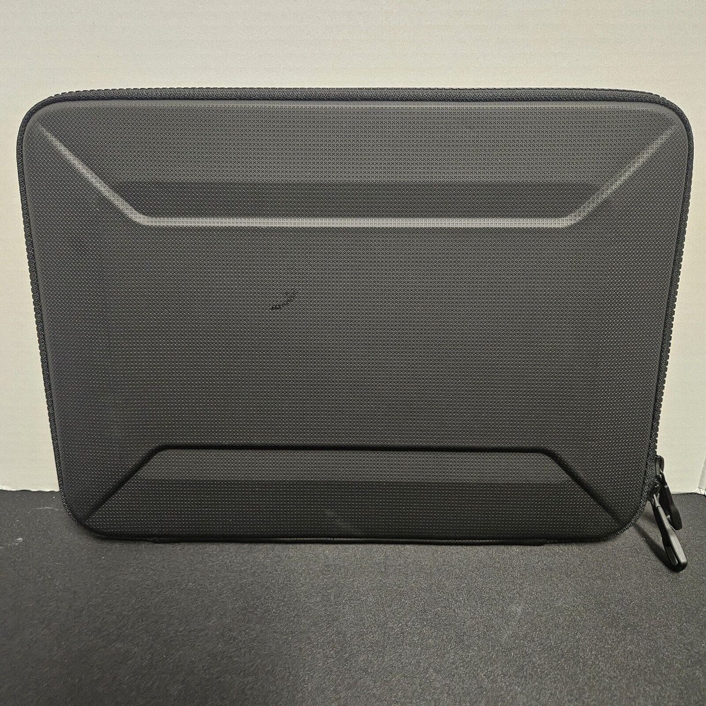 Thule - Gauntlet 13" MacBook Pro Sleeve - Black