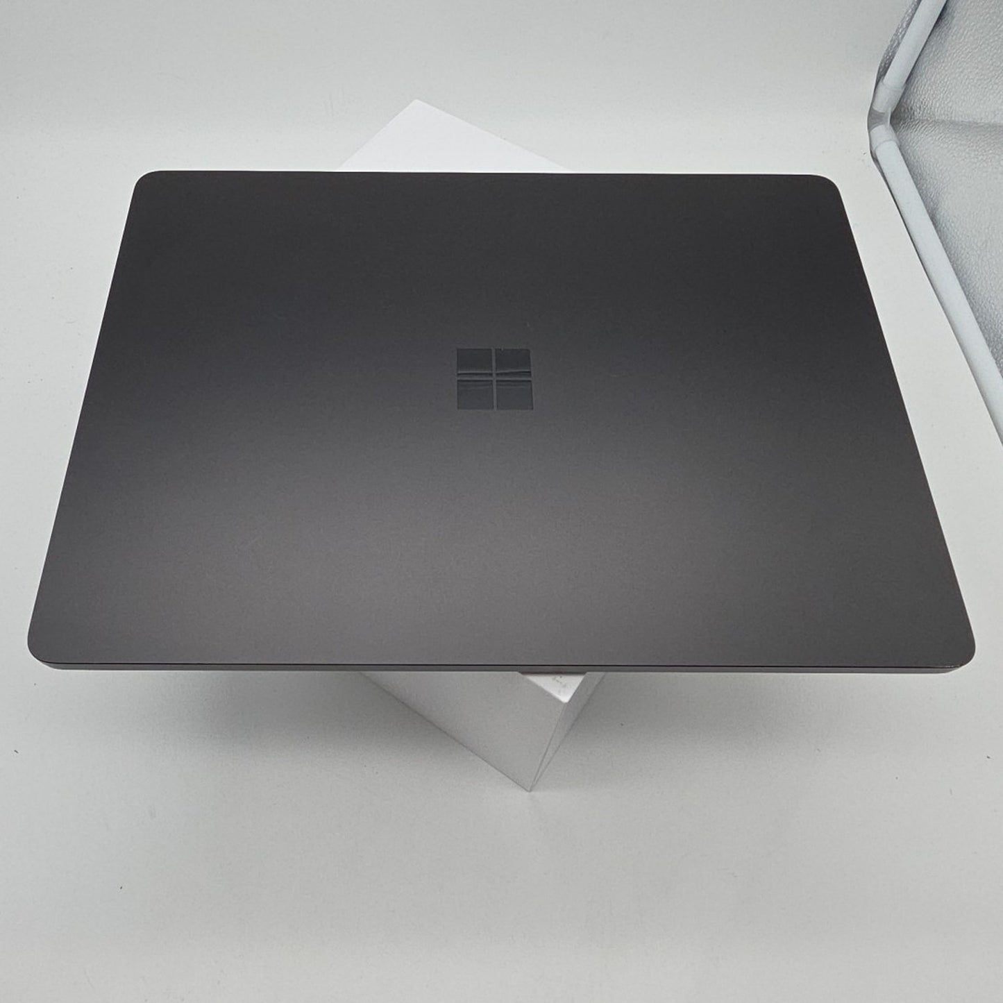 Microsoft Surface Laptop 7th. E Copilot S dragon X Plus 16GB 512GB 13.8 L86