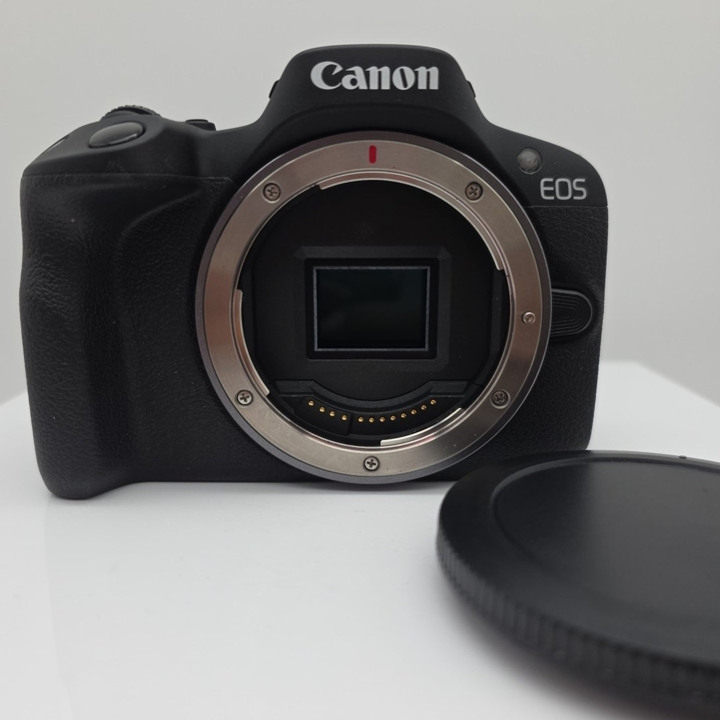 Canon EOS R50 Mirrorless Camera SCREEN ISSUE