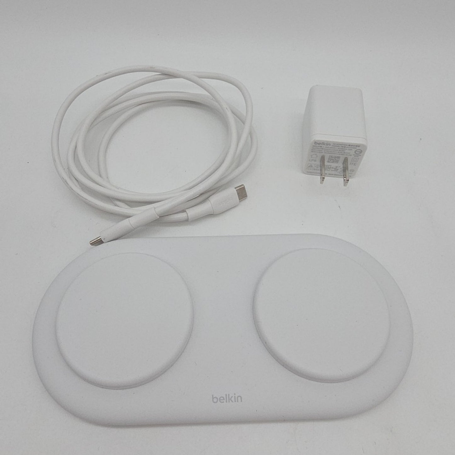 Belkin 15W Dual Qi2 Wireless Magnetic Charging Pad MagSafe iPhone Aripods