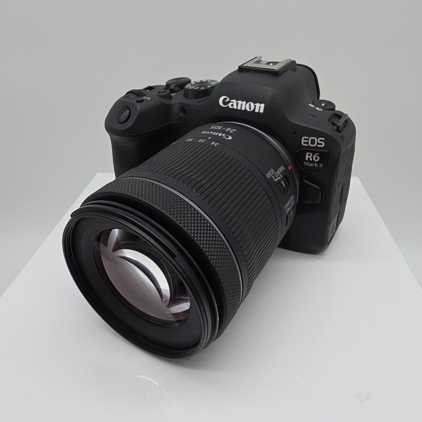 Canon EOS R6 Mark II Mirrorless Digital Camera & RF 24-105mm f/4-7.1 IS STM 2319