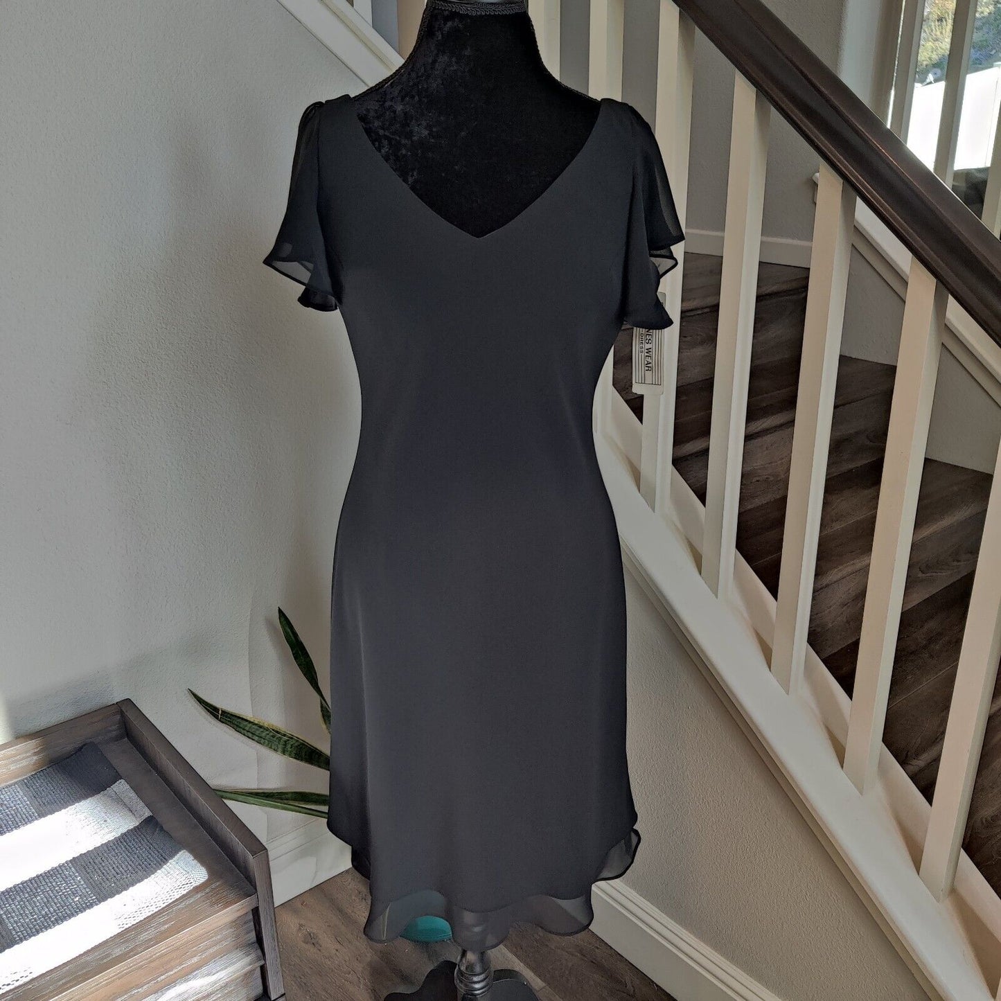 Vintage NWT Jones Wear Shift Dress Size 10 Black Crepe