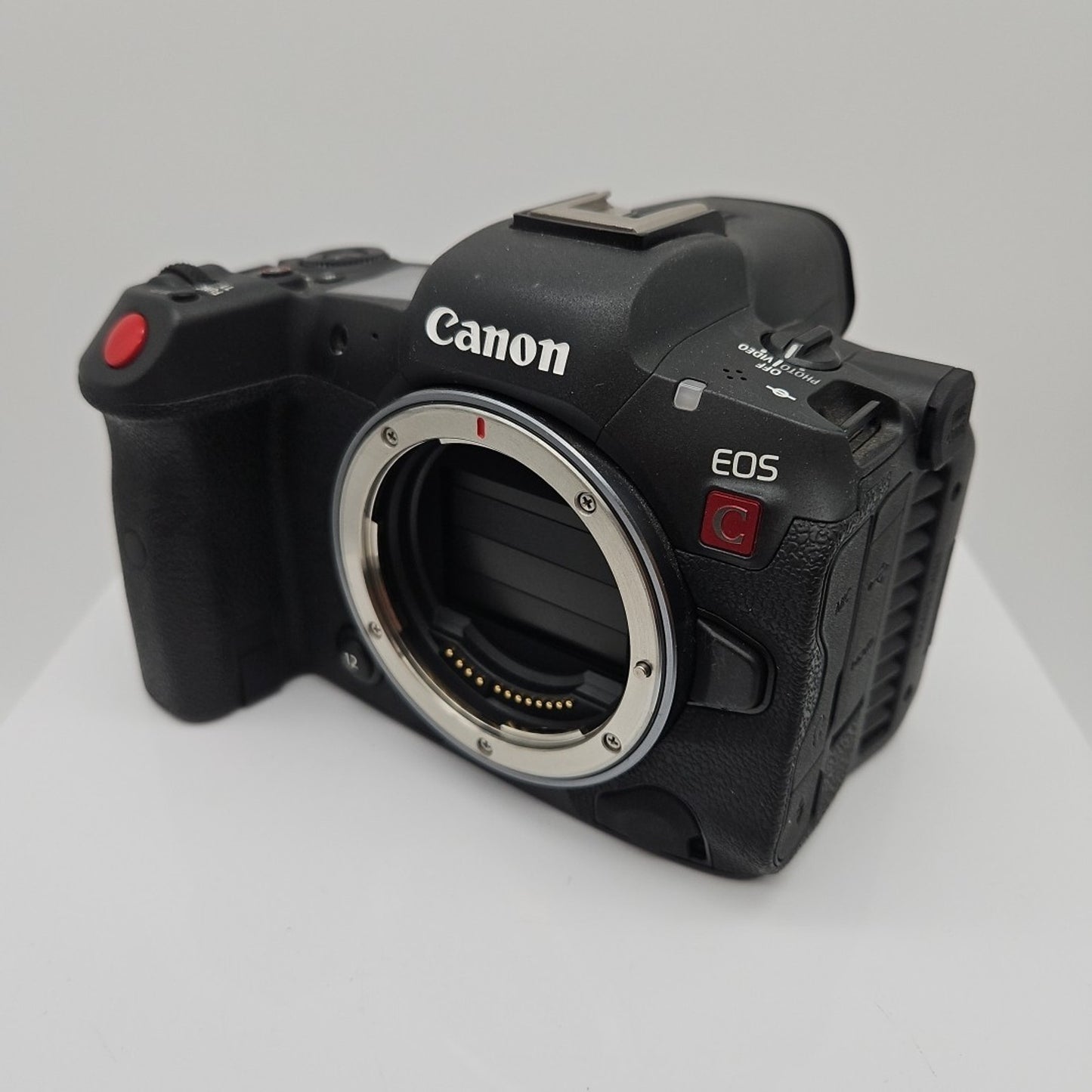 Canon EOS R5 C 45.0MP Mirrorless Camera (RF 24-105mm f/4 L IS USM) SN1021