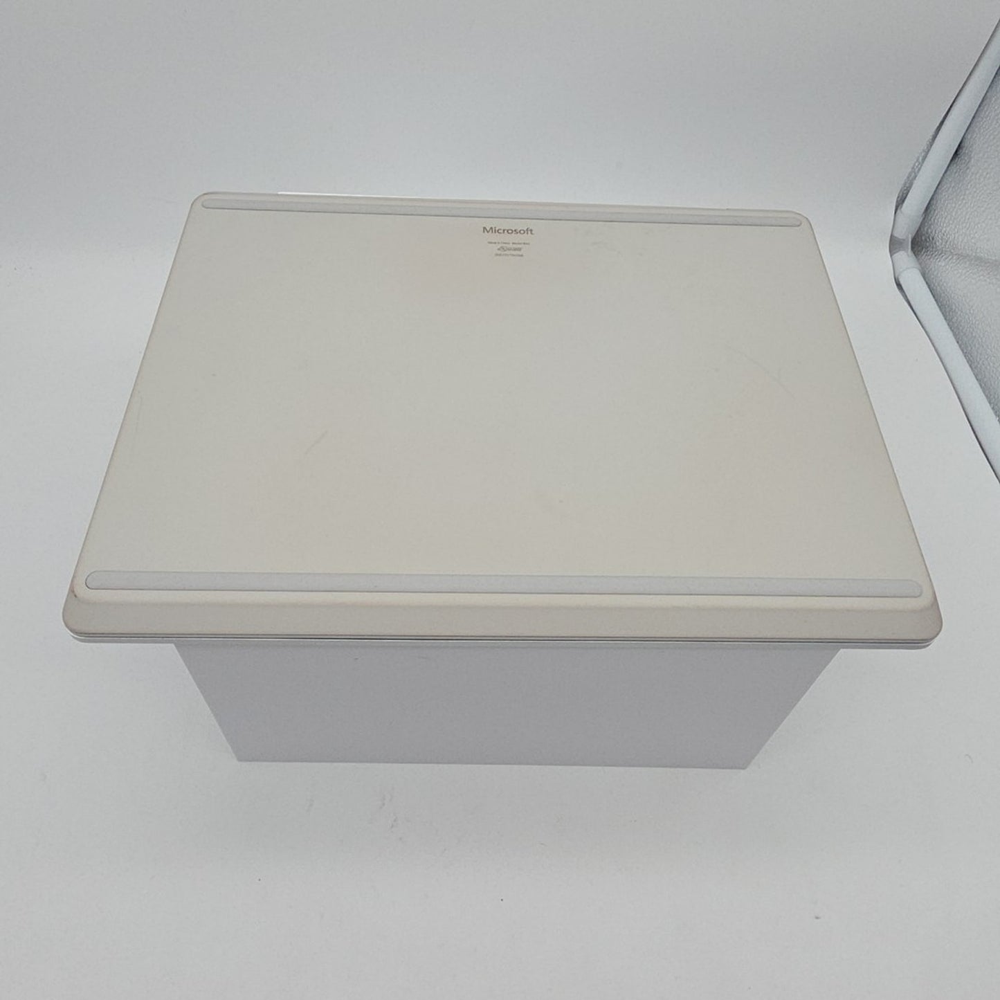 Microsoft Surface Laptop Go-1943-Intel i5-8GB RAM 256GB PLATINUM L95