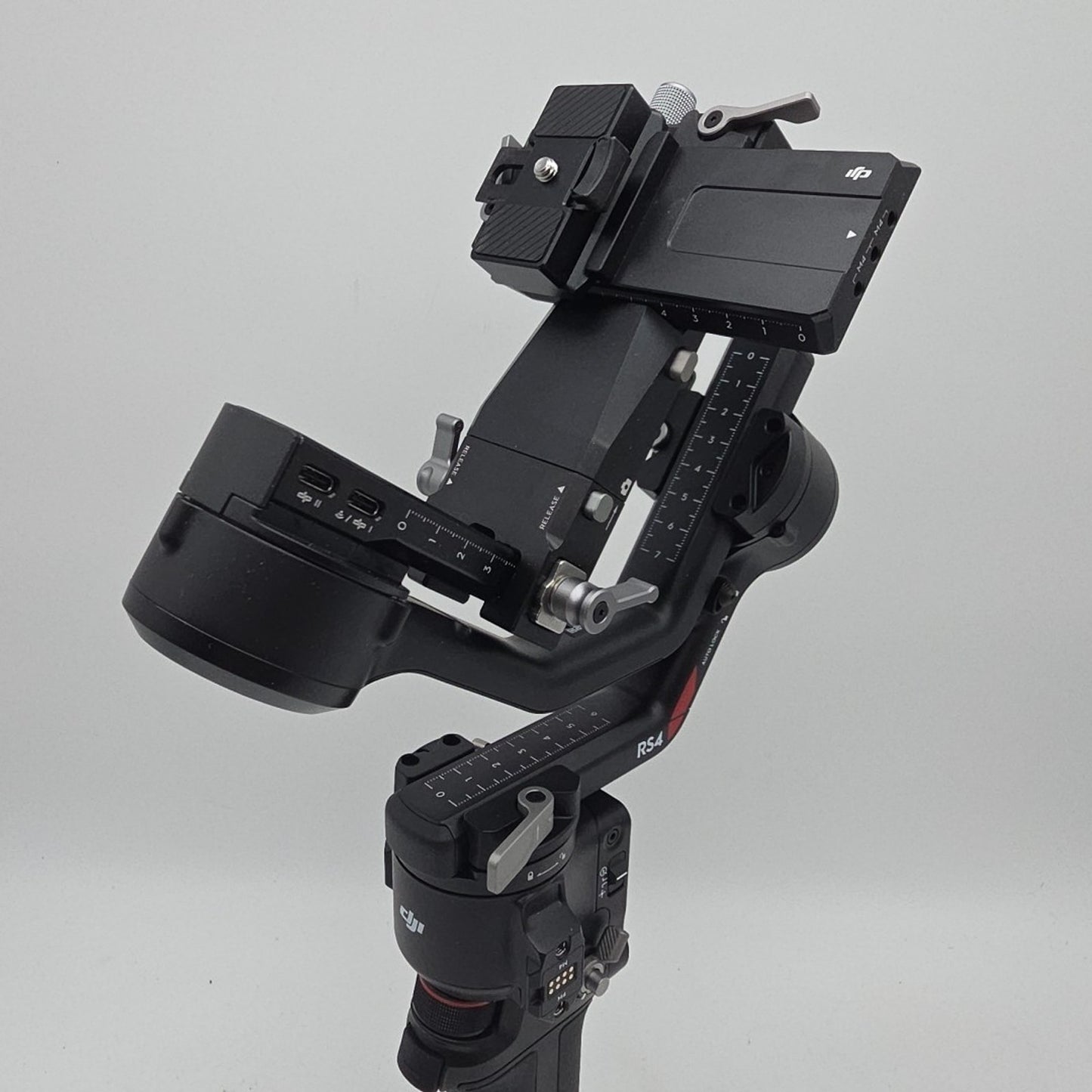 DJI RS 4 3-Axis Gimbal Stabilizer for Cameras RS4 NO TRIPOD