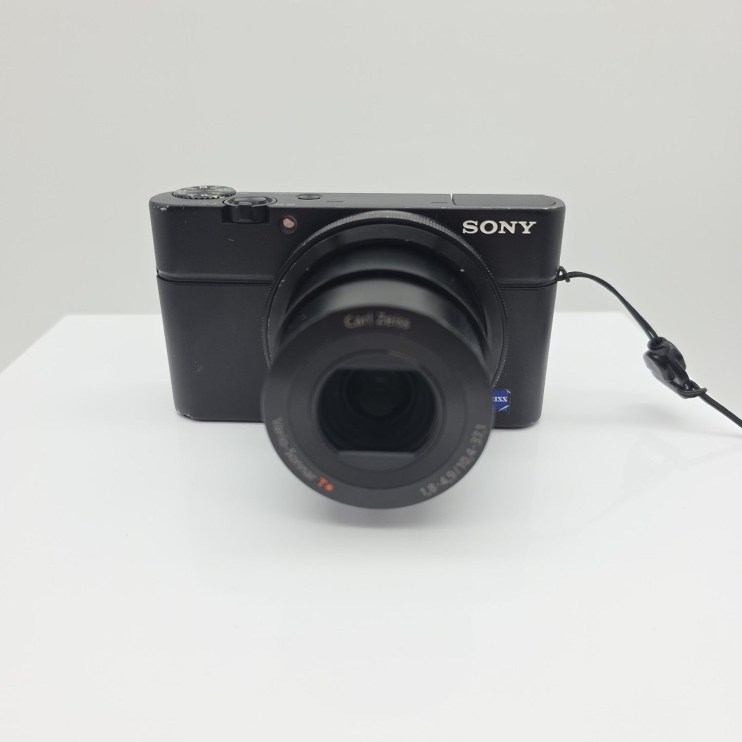 Sony 20.2 MP Exmor CMOS Digital Camera 28-100mm 3.6x Zoom Lens (DSC-RX100/B)