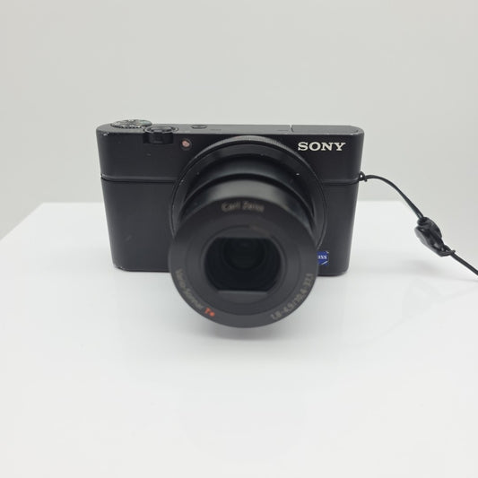 Sony 20.2 MP Exmor CMOS Digital Camera 28-100mm 3.6x Zoom Lens (DSC-RX100/B)