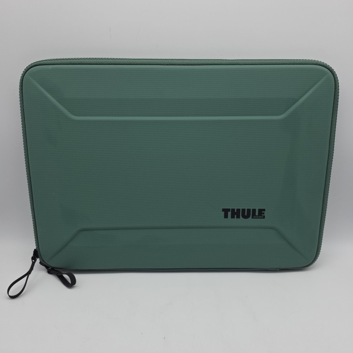 Thule Gauntlet Laptop Sleeve Case for 15" / 16" Apple MacBook Pro Hazy Green