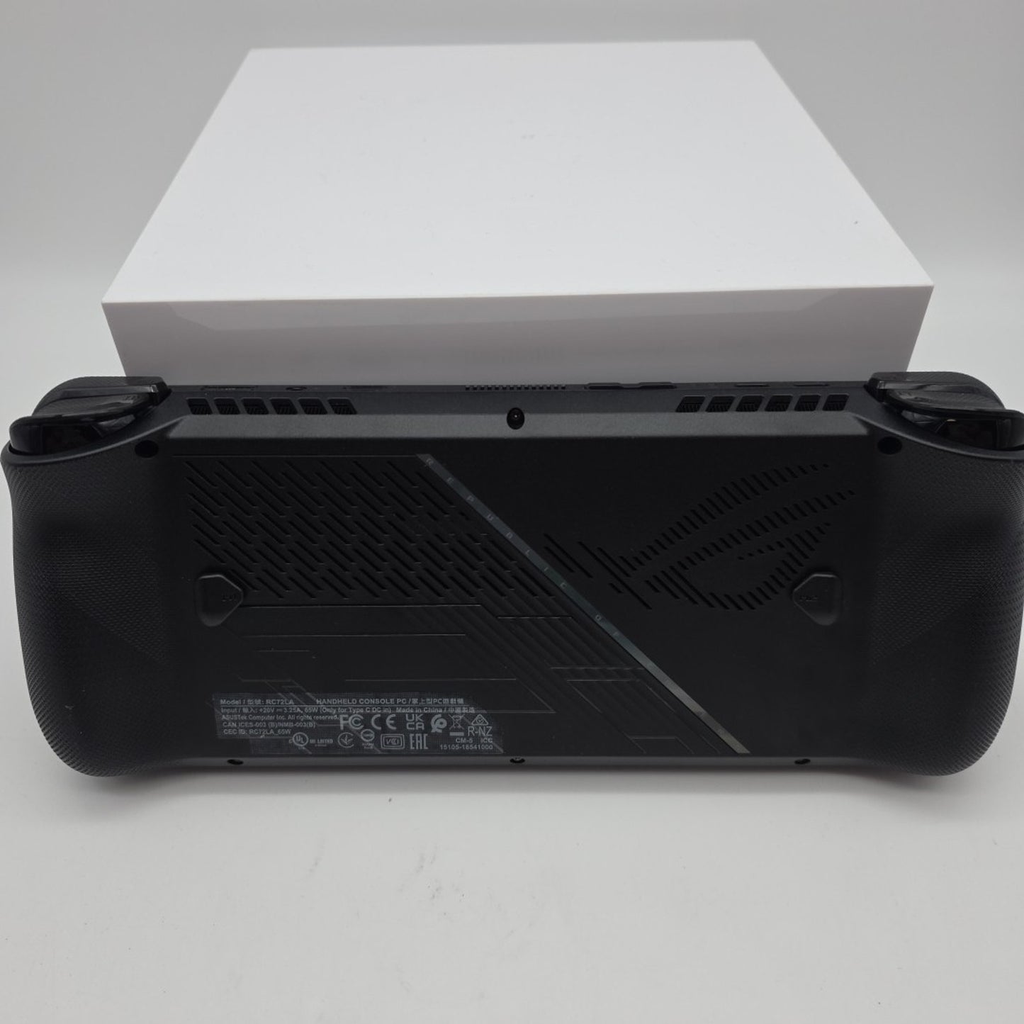 PARTS*READ* ROG Ally X 7" 120Hz FHD 1080p Gaming Handheld AMD Ryzen Z1 Extreme