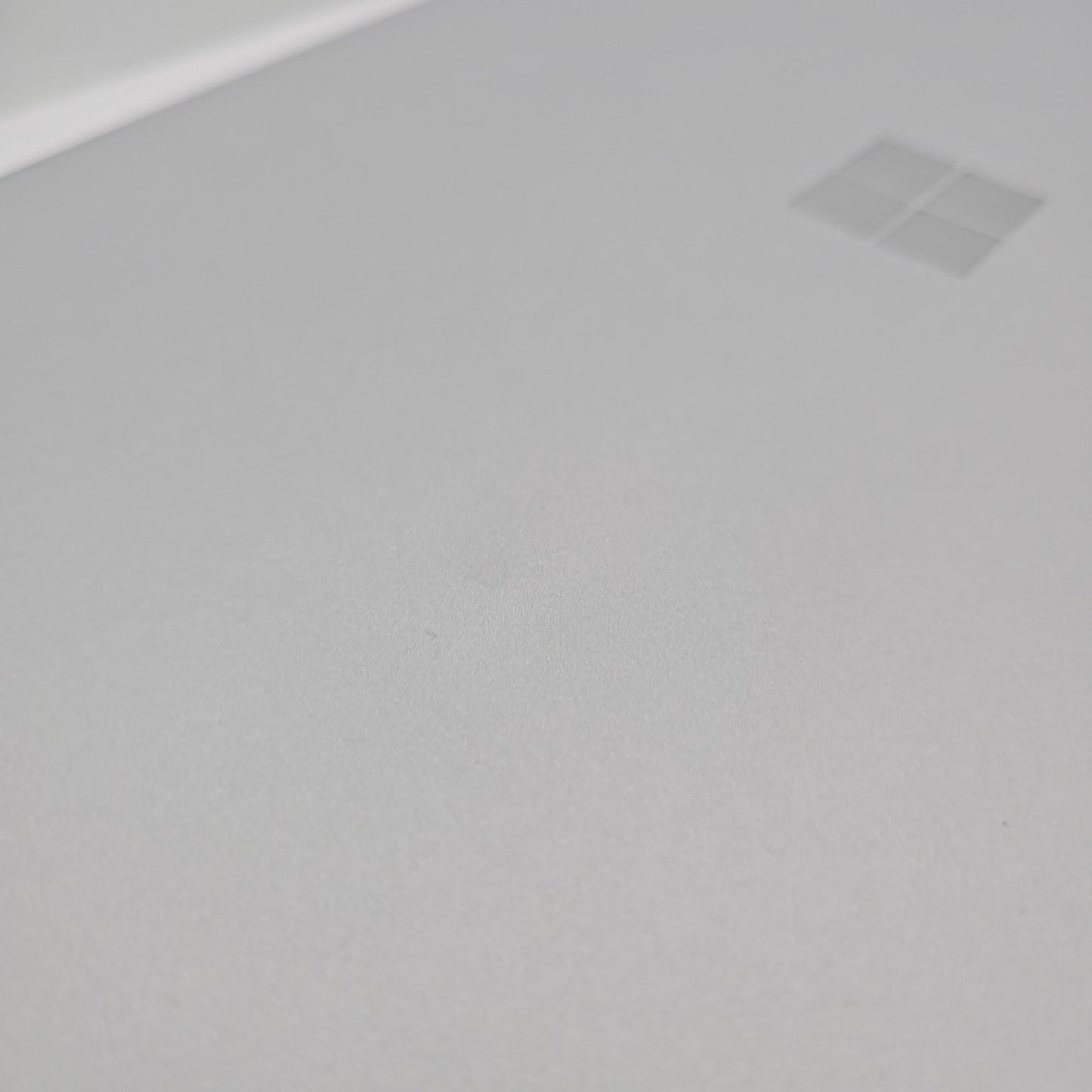 Microsoft Surface Book 2 13.5" 512 SSD Intel Core i7 8th Gen 3.90 GHz, 16GB L20