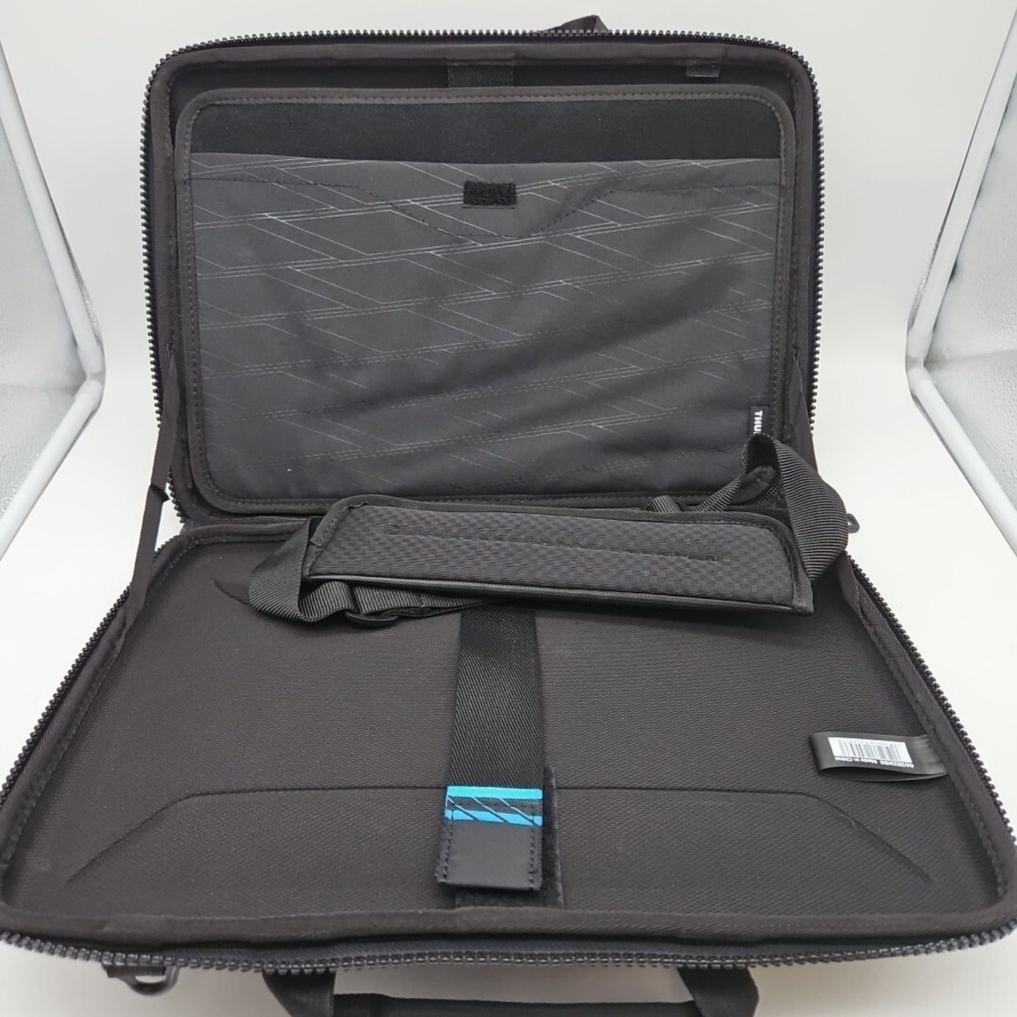 Thule - Gauntlet 4 Attache Briefcase for all 16” Apple MacBook Pro Models 14" PC