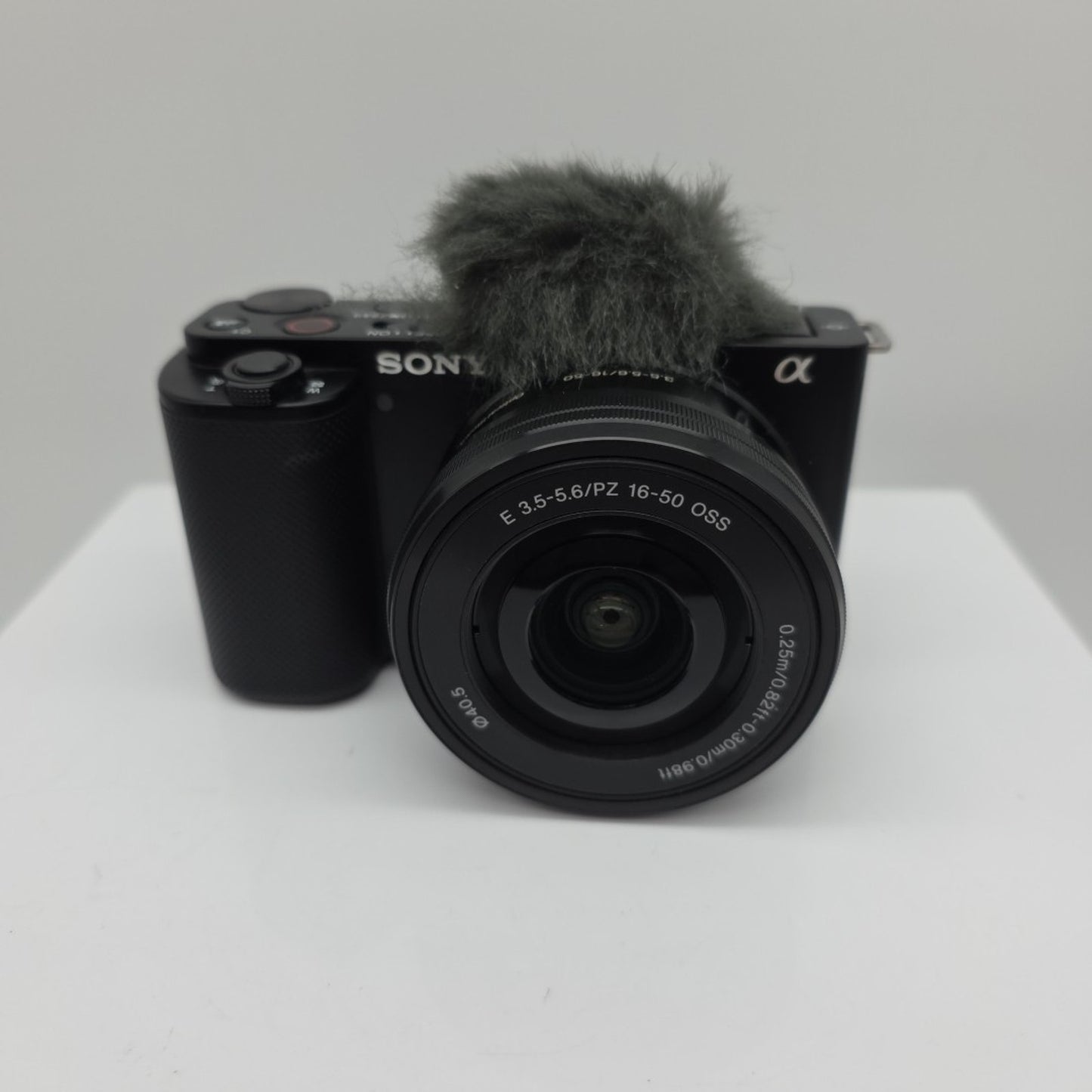 Sony ZV-E10 24MP Mirrorless Digital Camera with Sony P1650mm lens