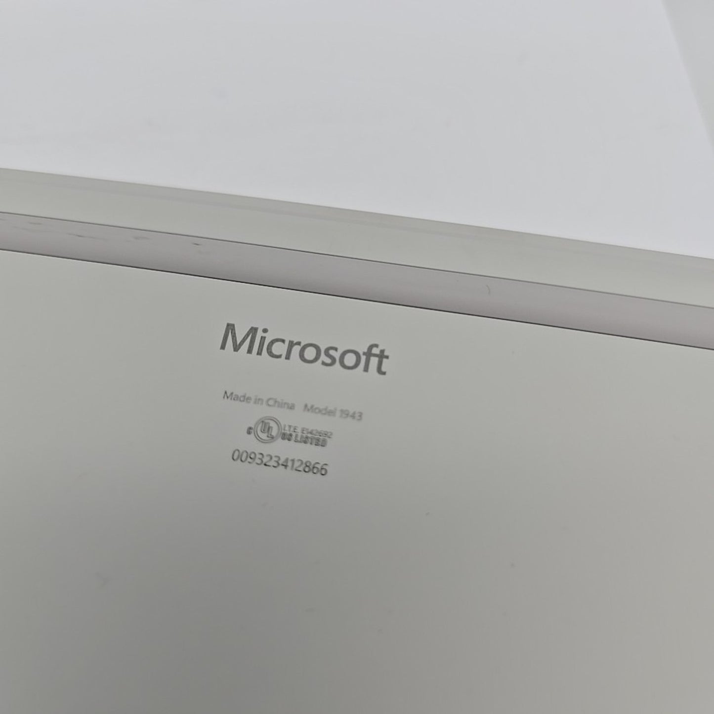 Microsoft Surface Laptop Go-1943-Intel i5-8GB RAM 128GB-PLATINUM L22