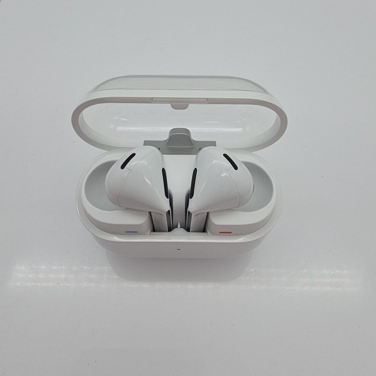 Samsung Galaxy Buds3 Pro SM-R630 Wireless Earbud Headphones - White CRACK