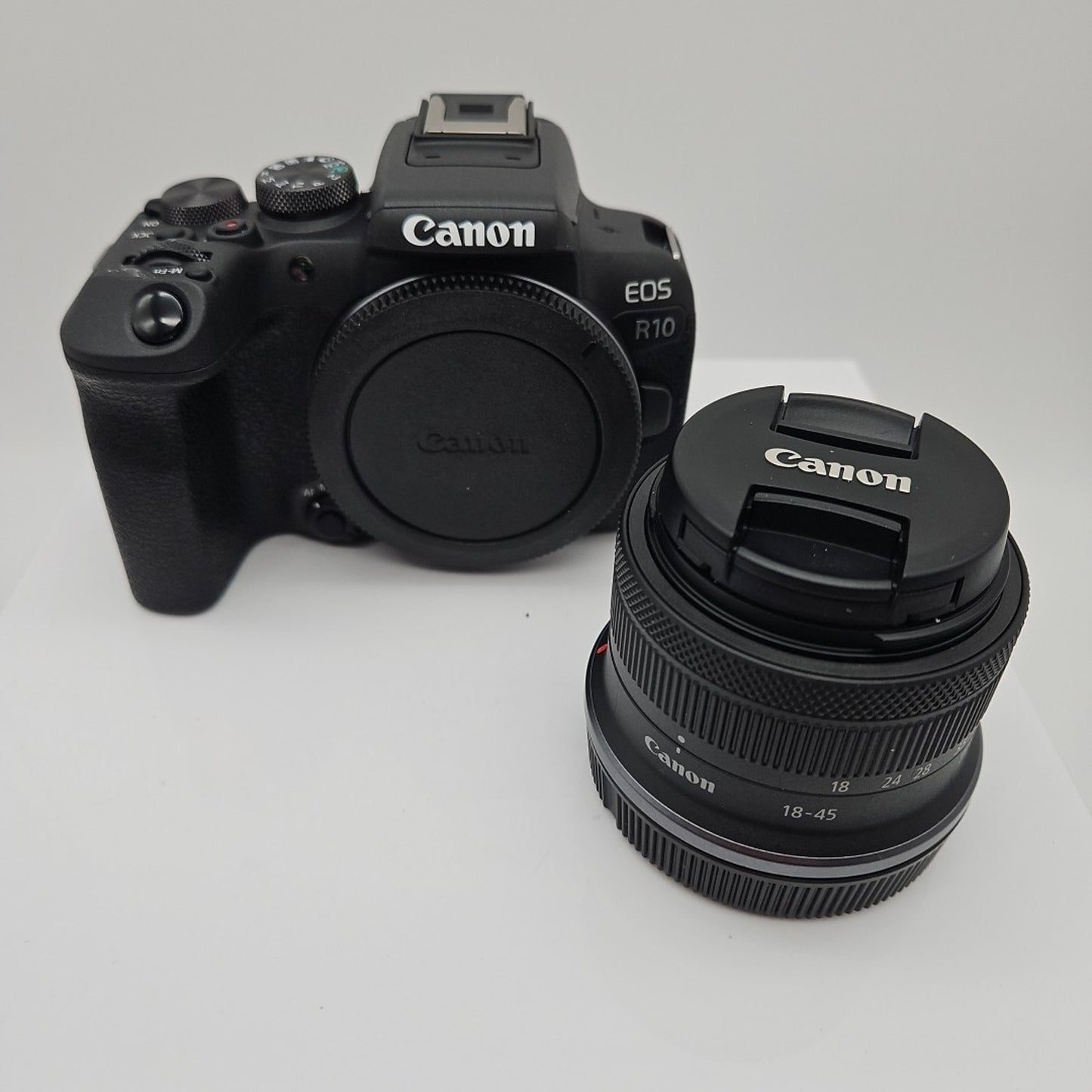 Canon EOS R10 Mirrorless Camera RF-S18-45mm f/4.5-6.3 is STM Lens SN