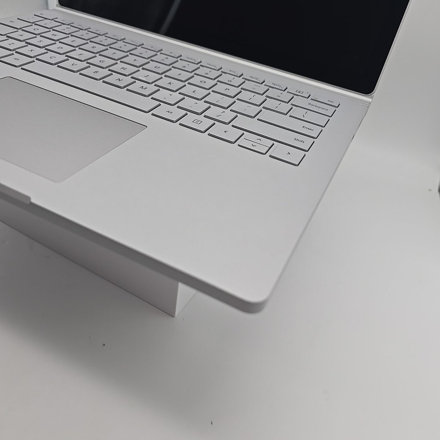 Microsoft Surface Book 2 13.5" 512 SSD Intel Core i7 8th Gen 3.90 GHz, 16GB L20