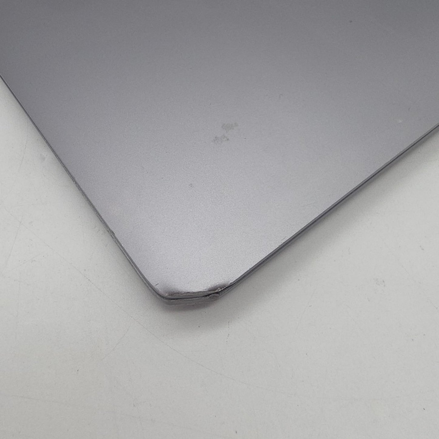 Apple MacBook Air 13” 2020 A2337 M1 Chip 8GB RAM 256GB SSD Space Gray L191