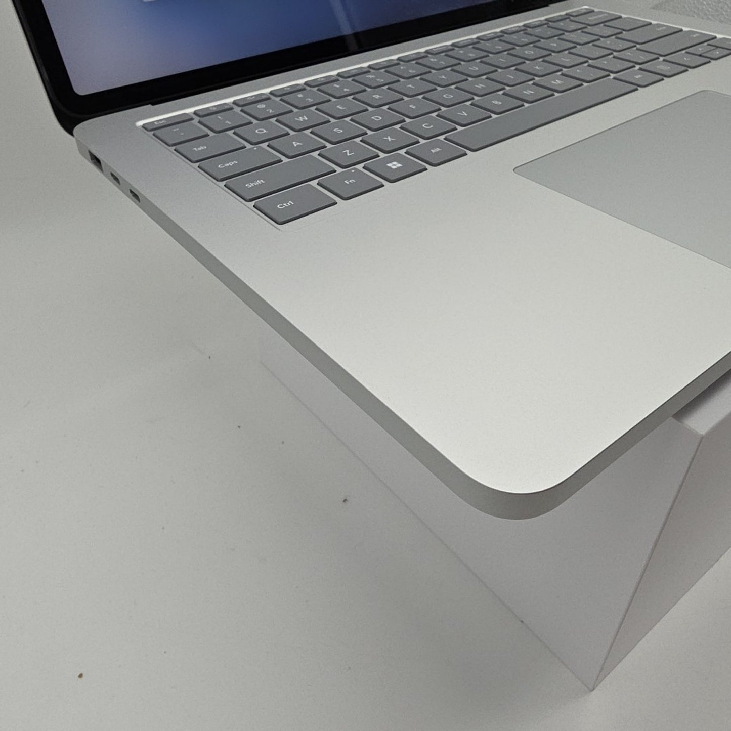 Microsoft - Surface Laptop Studio 2 - 14.4"- Intel Core i7 - 16GB - Rtx4050 L78