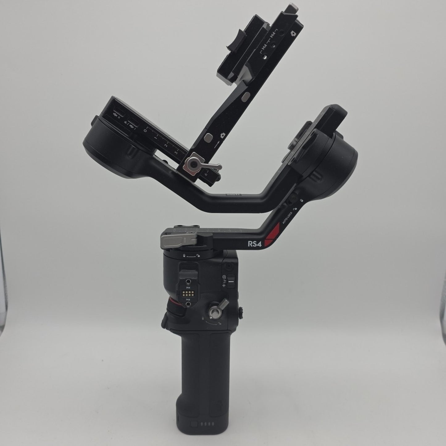 DJI RS 4 3-Axis Gimbal Stabilizer for Cameras RS4 NO TRIPOD