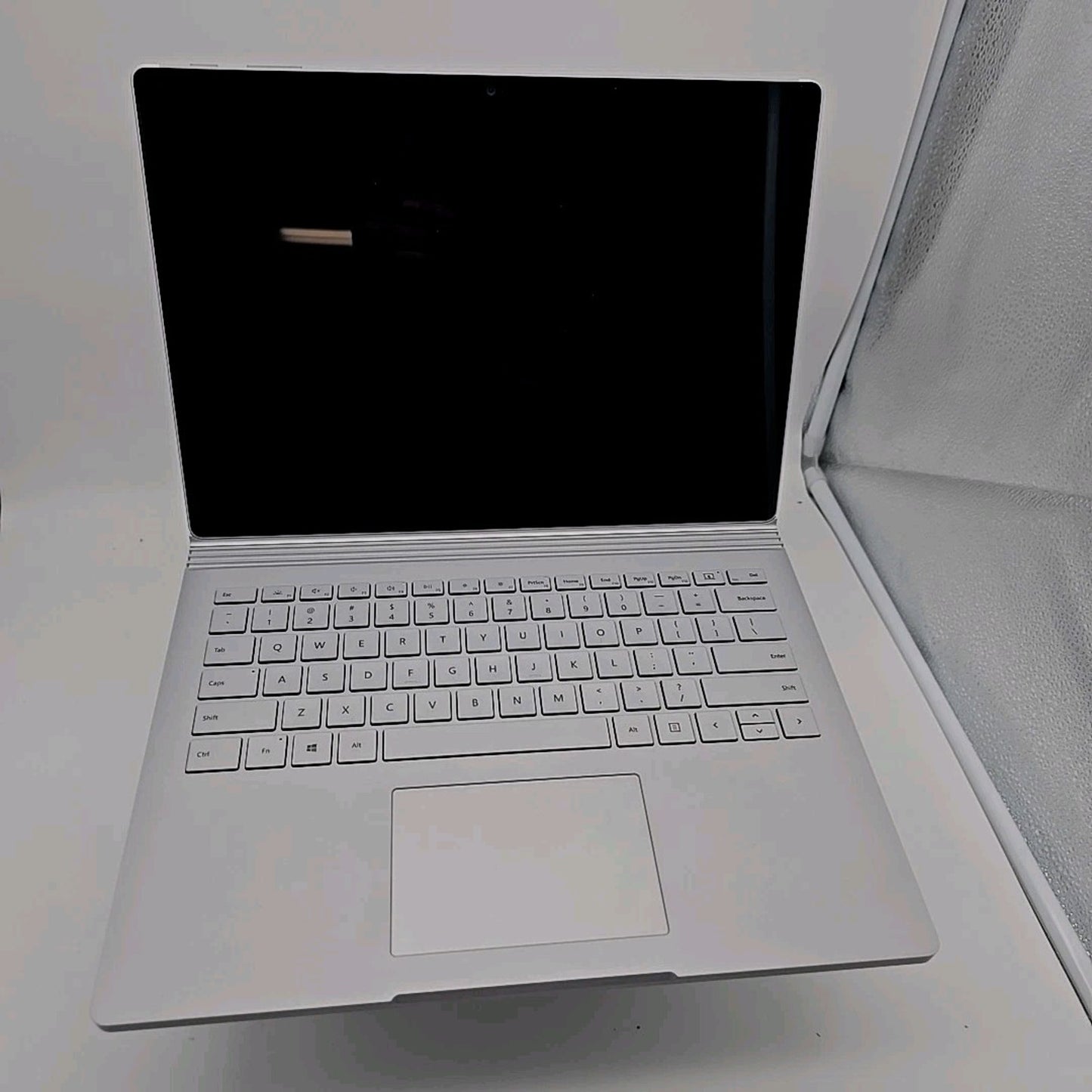 Microsoft Surface Book 2 13.5" 512 SSD Intel Core i7 8th Gen 3.90 GHz, 16GB L20
