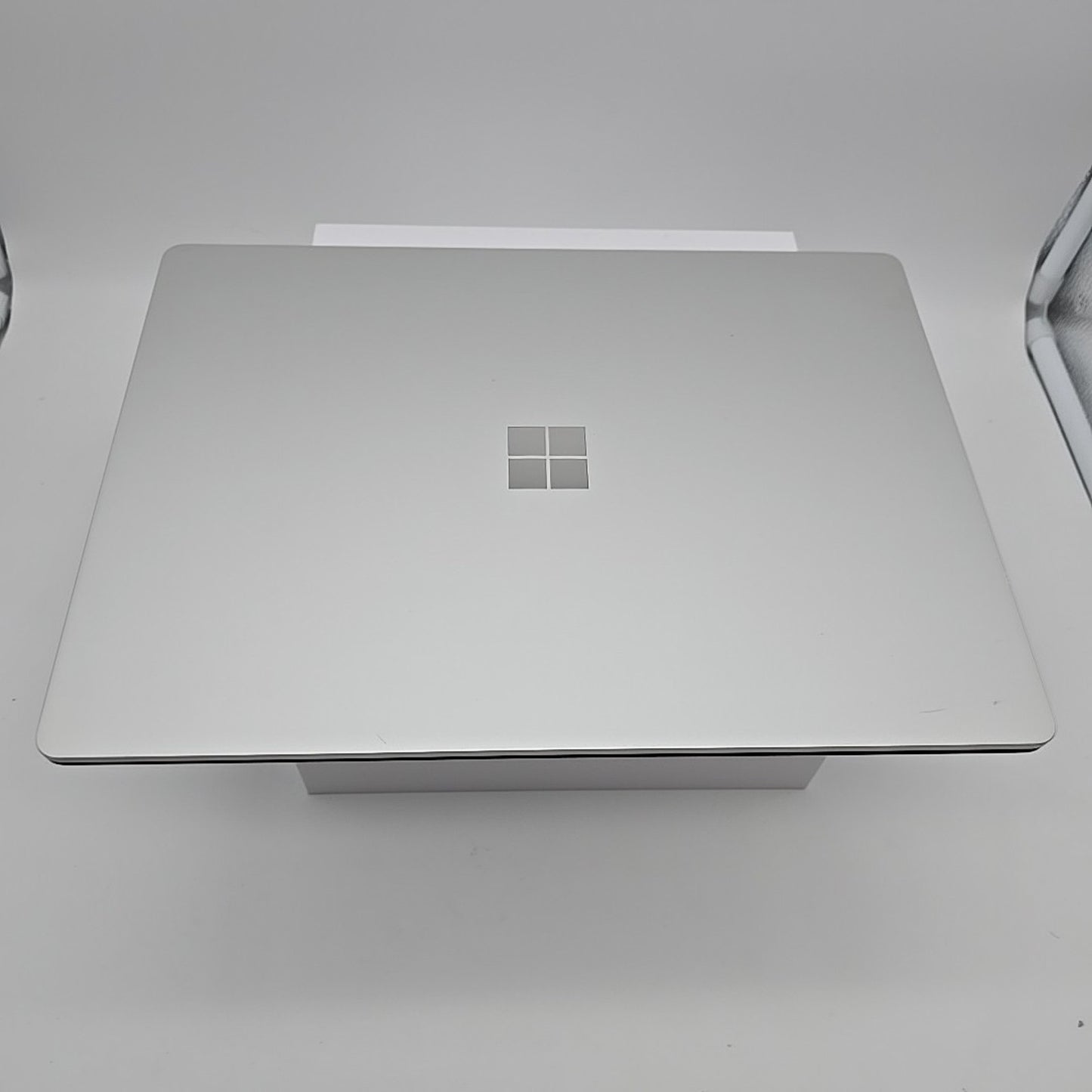 Microsoft Surface Laptop i7-7660U/8GB/256GB Platinum L5