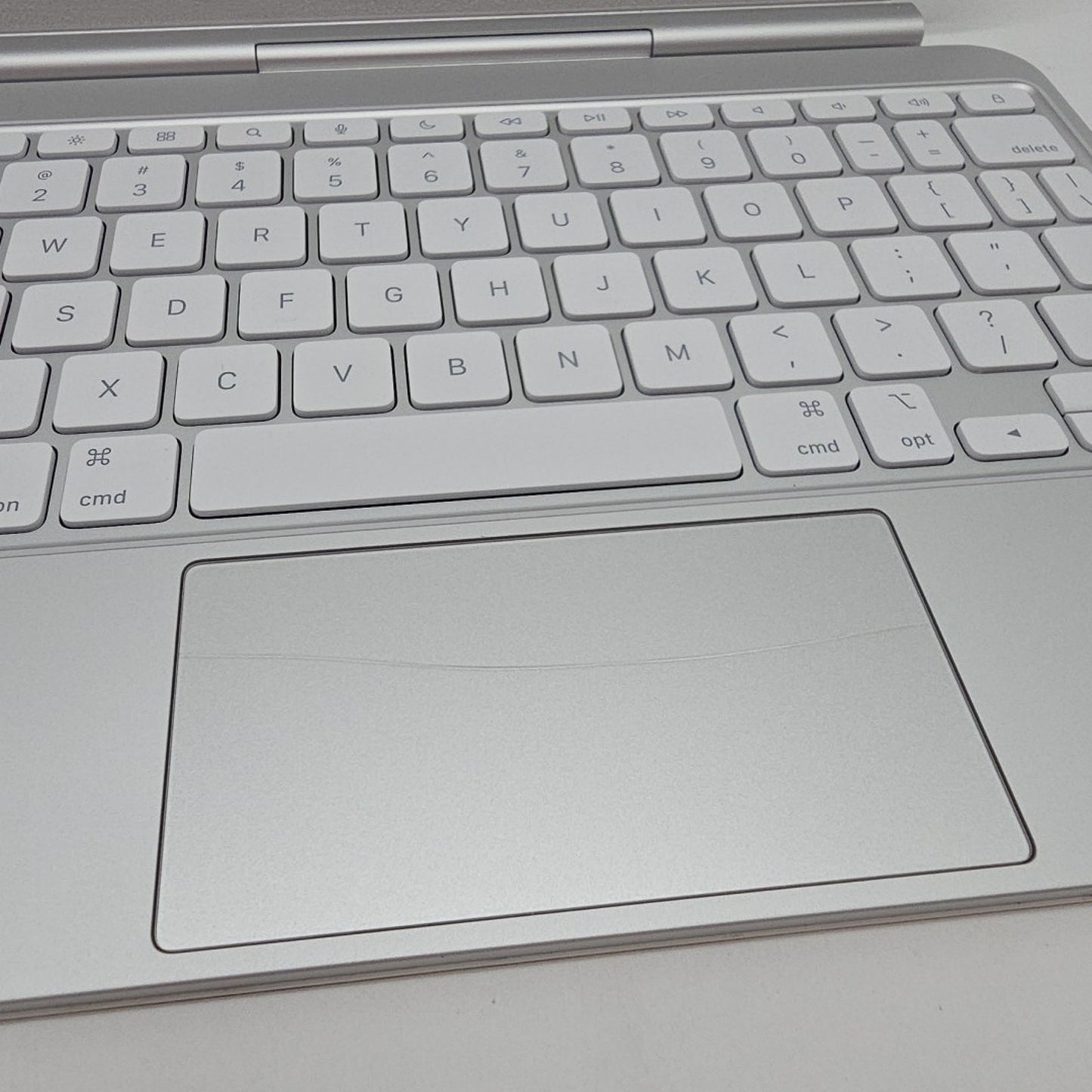 Apple A2975 Magic Keyboard for iPad Pro 11" White