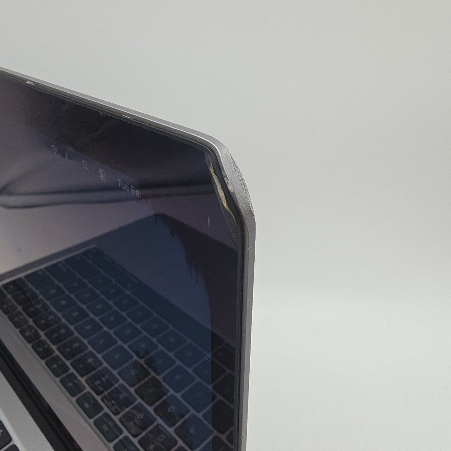 Apple MacBook Air 13” 2020 A2337 M1 Chip 8GB RAM 256GB SSD Space Gray L191