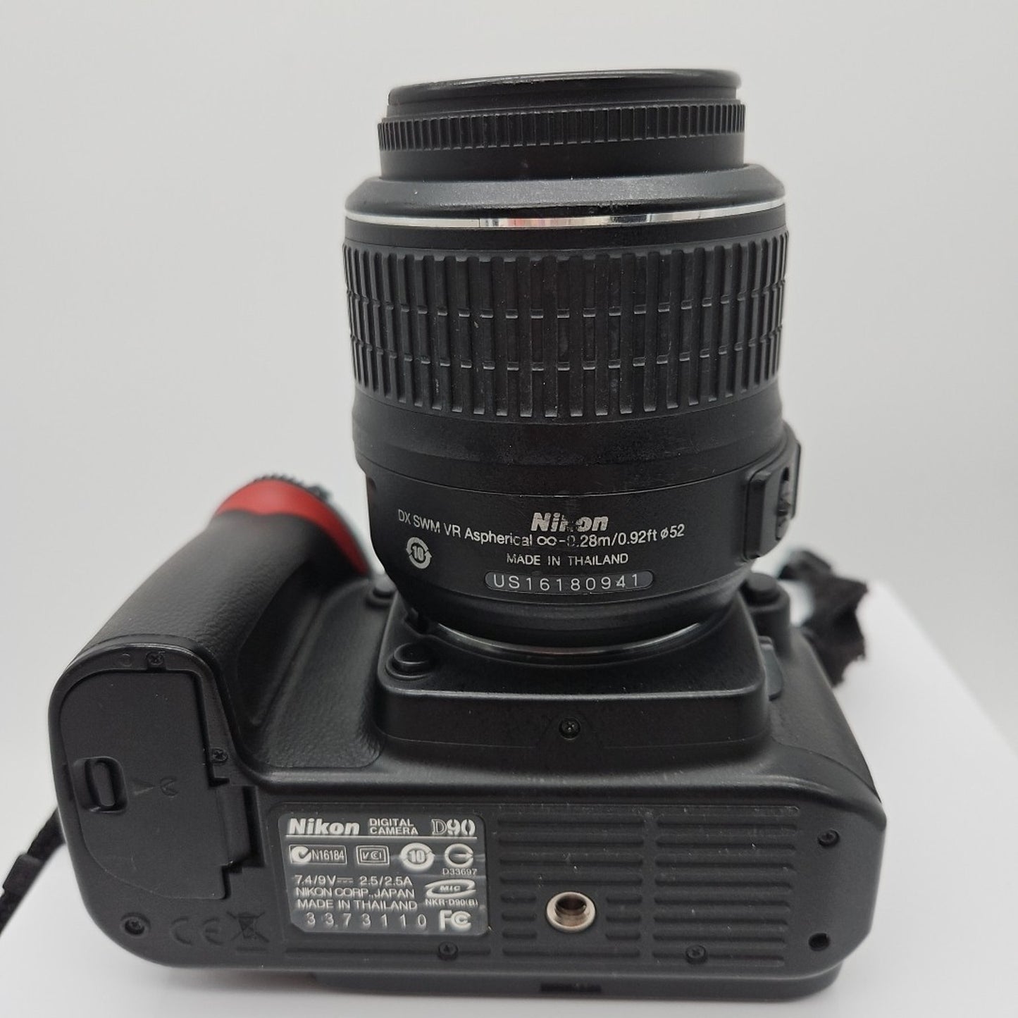 Nikon D90 12.3MP Digital SLR Camera with Nikkor 18-55 mm Lens READ