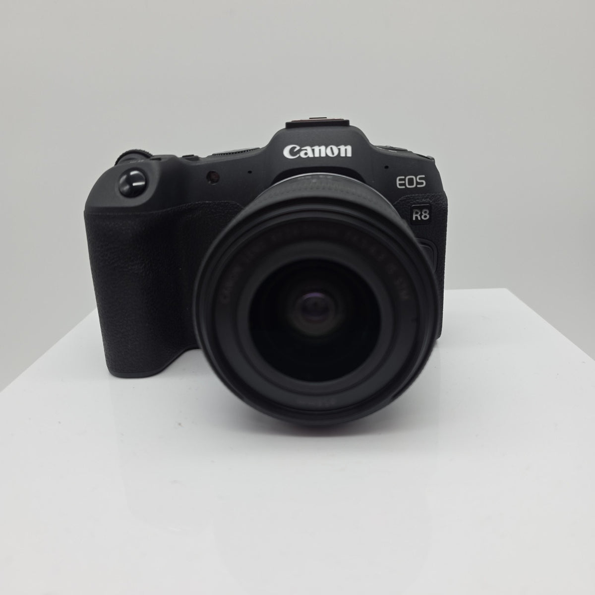 Canon EOS R8 Mirrorless Camera with RF 24-50mm f/4.5-6.3 IS STM SN