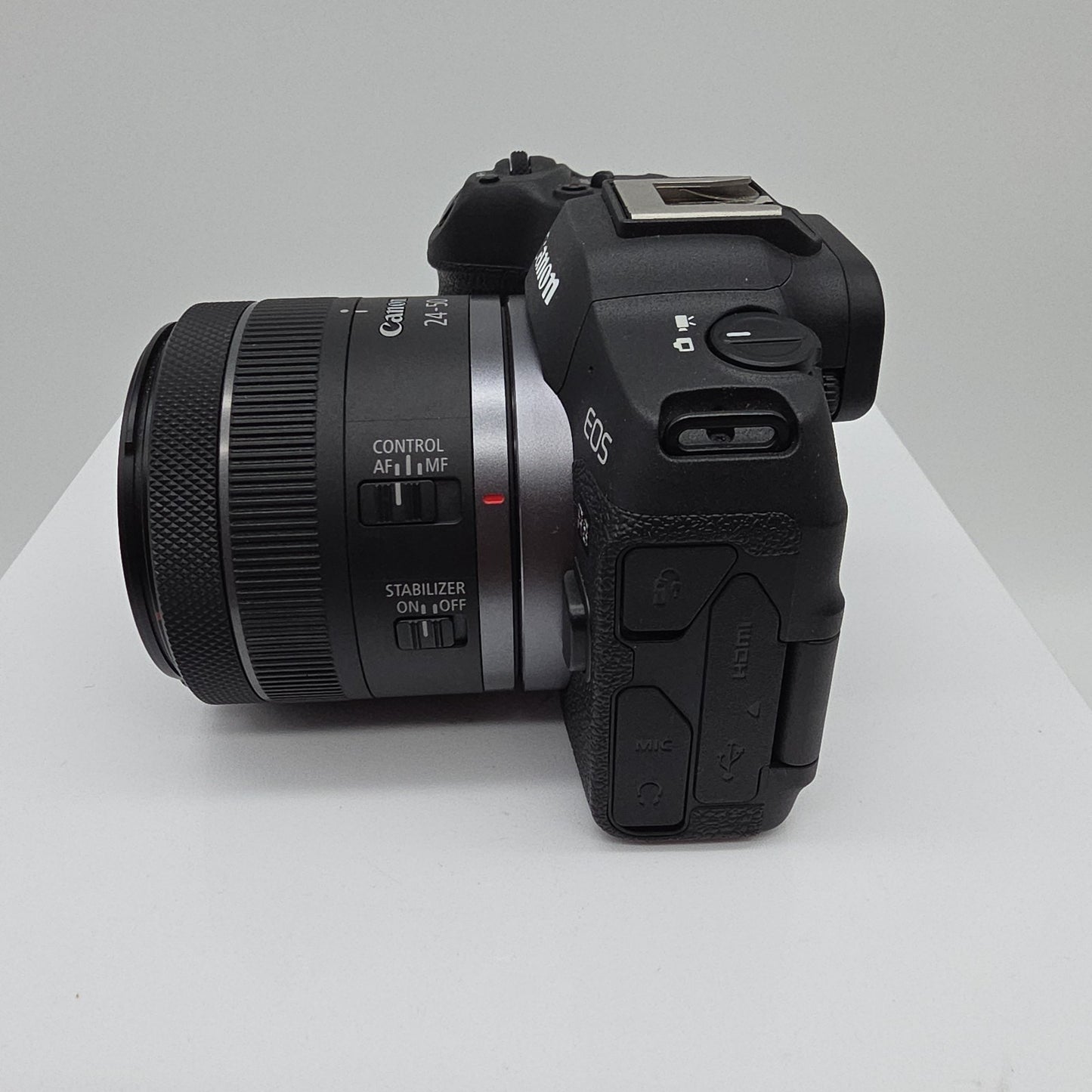 Canon EOS R8 Mirrorless Camera with RF 24-50mm f/4.5-6.3 IS STM SN 5992