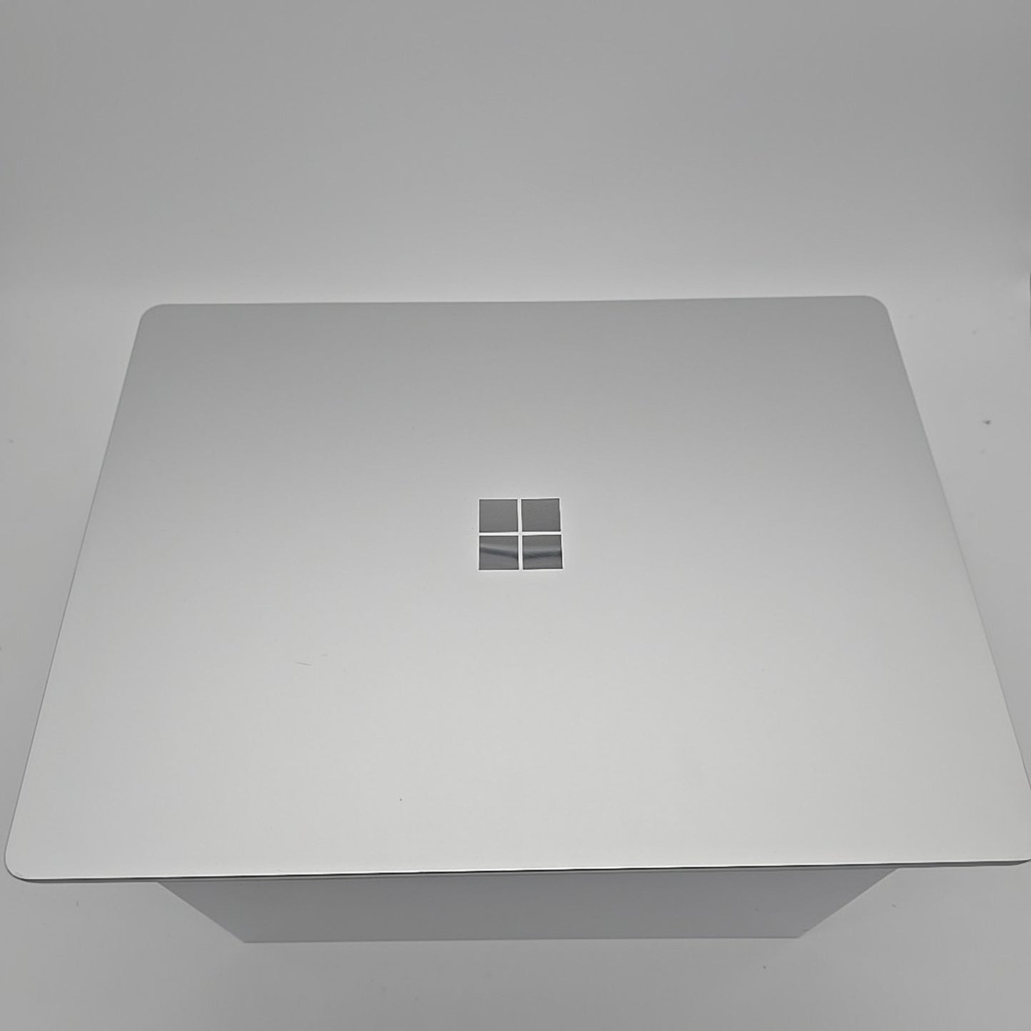 Microsoft Surface Laptop Go-1943-Intel i5-8GB RAM 128GB-PLATINUM L22