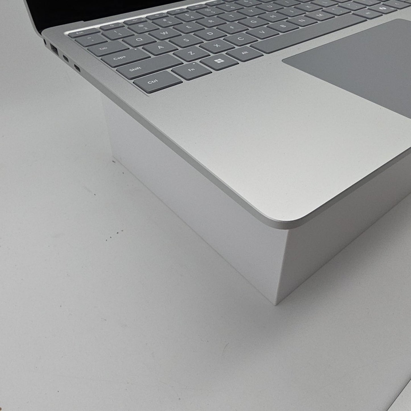 Microsoft Surface Laptop 2024 13.8" Touch, 16GB, 512GB - Platinum L83