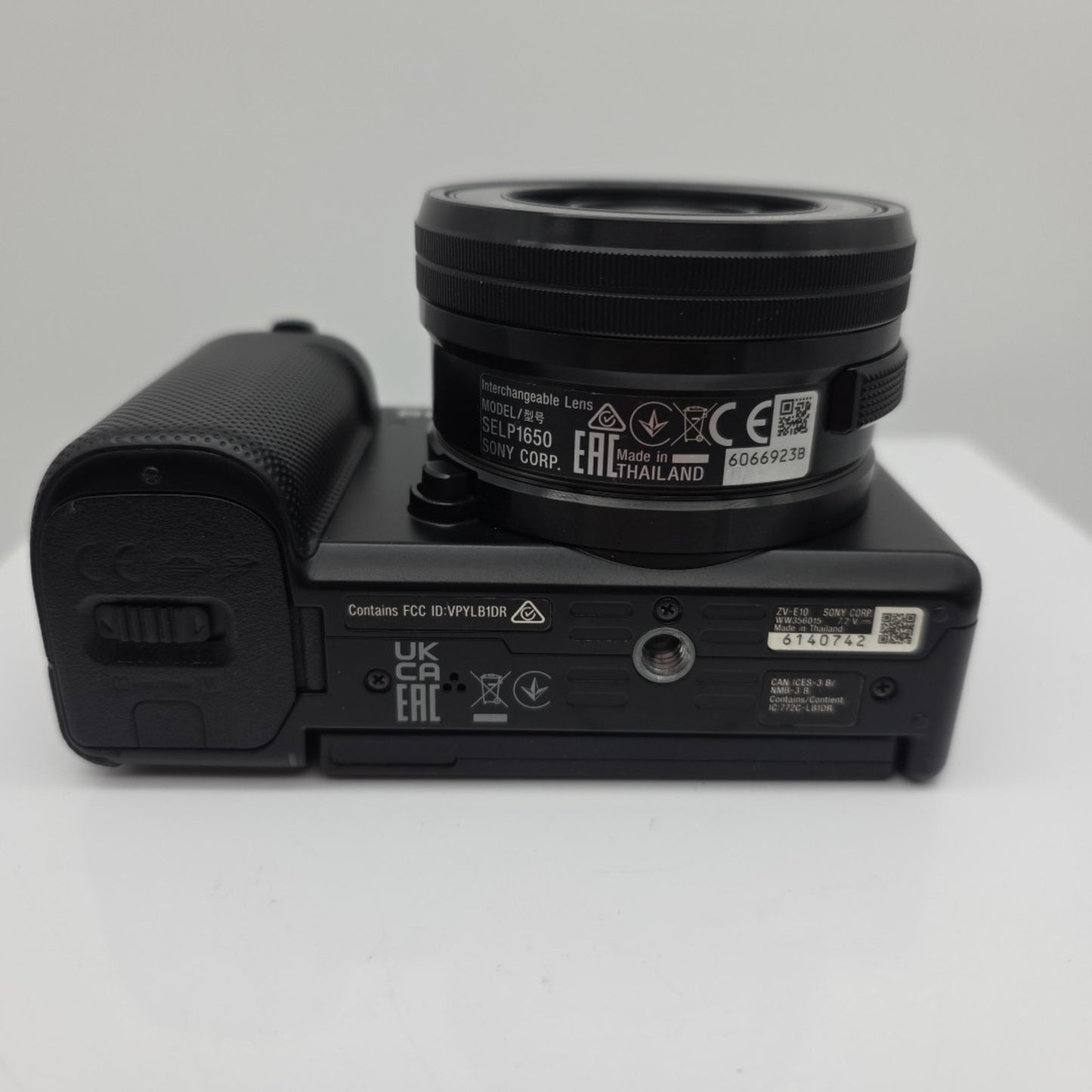 Sony ZV-E10 24MP Mirrorless Digital Camera with Sony P1650mm lens