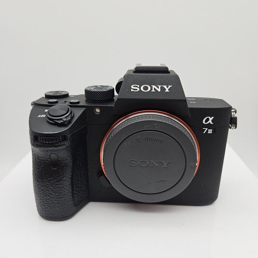 Sony Alpha a7III Mirrorless 24.2MP Digital Camera Body (ILCE-7M3) 403 Clicks