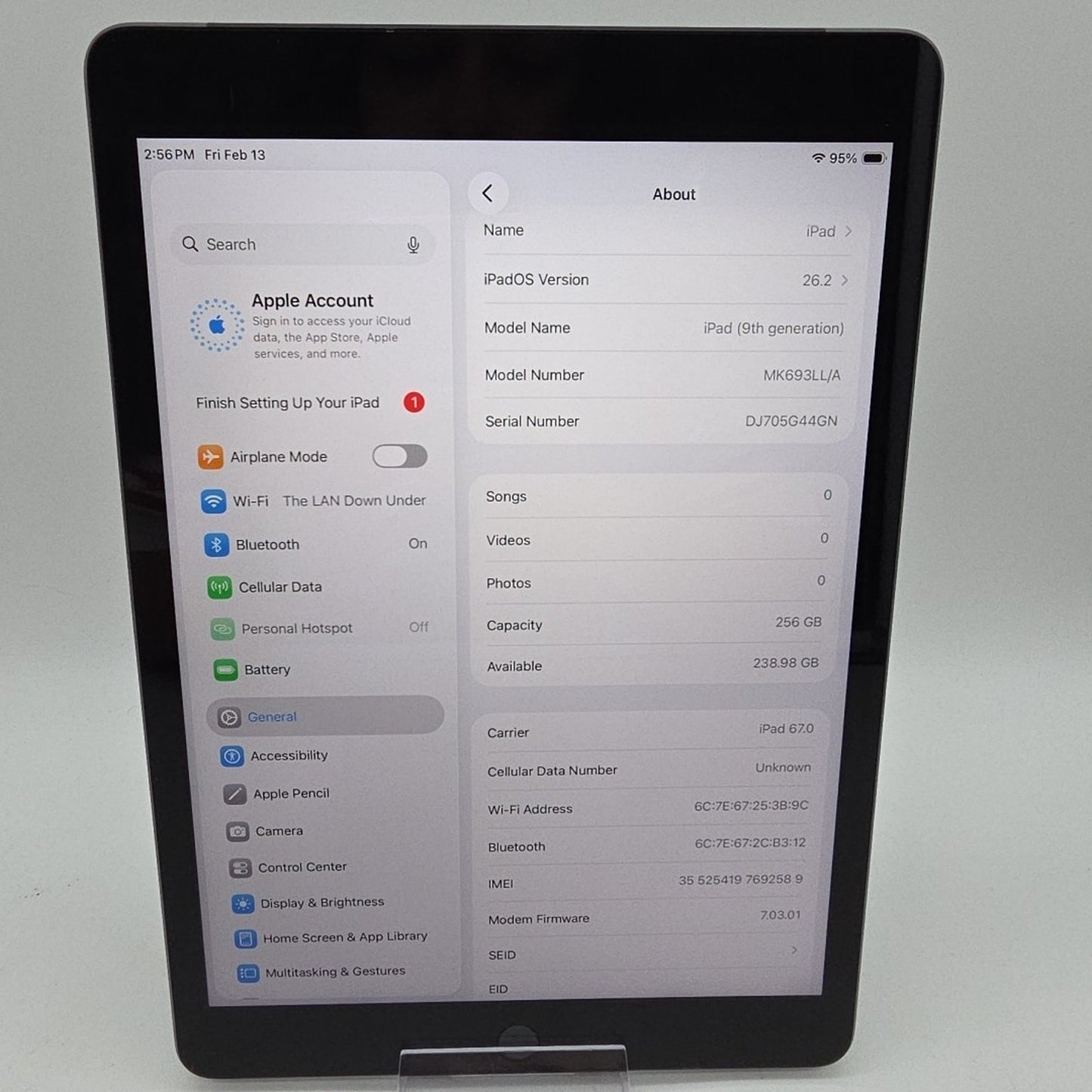 Apple iPad 10.2″ 9th Gen 256GB Wi-Fi + Cellular Unlocked Space Gray A2603 44GN