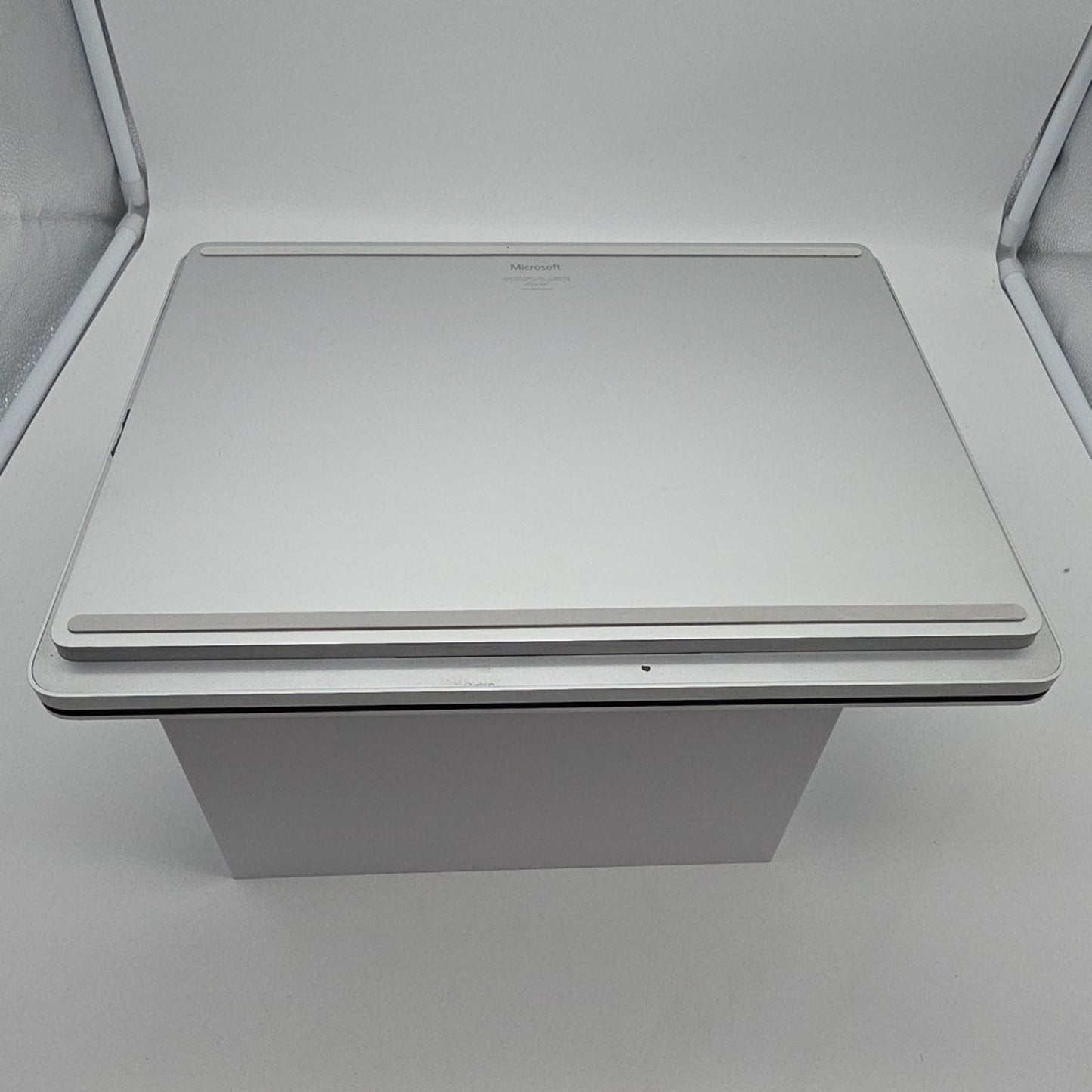 Microsoft - Surface Laptop Studio 2 - 14.4"- Intel Core i7 - 16GB - Rtx4050 L79