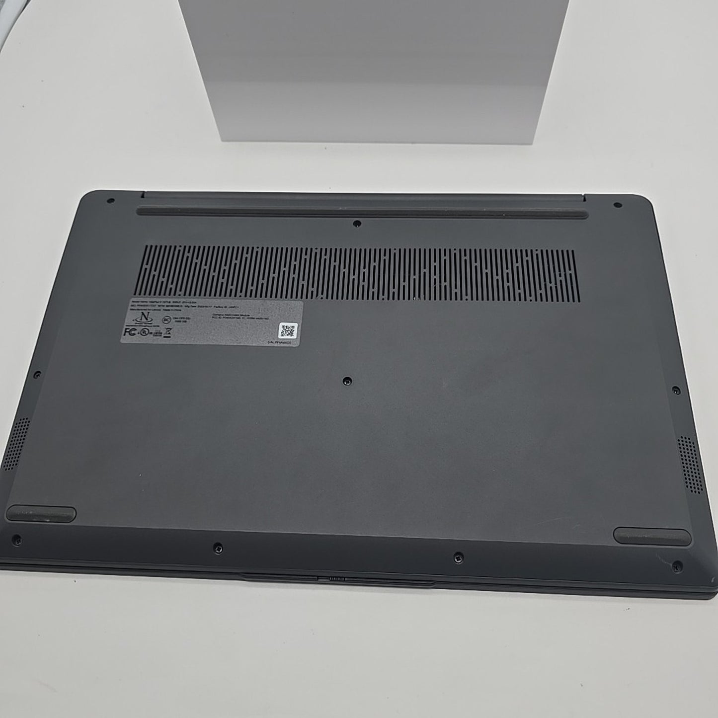 Lenovo IdeaPad 3i 15.6" Touchscreen FHD Core 5 8GB 512 GB SSD W11 L52