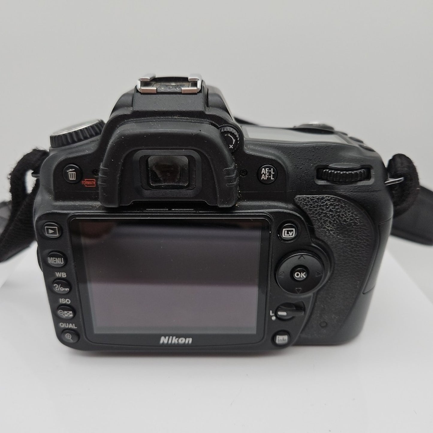 Nikon D90 12.3MP Digital SLR Camera with Nikkor 18-55 mm Lens READ