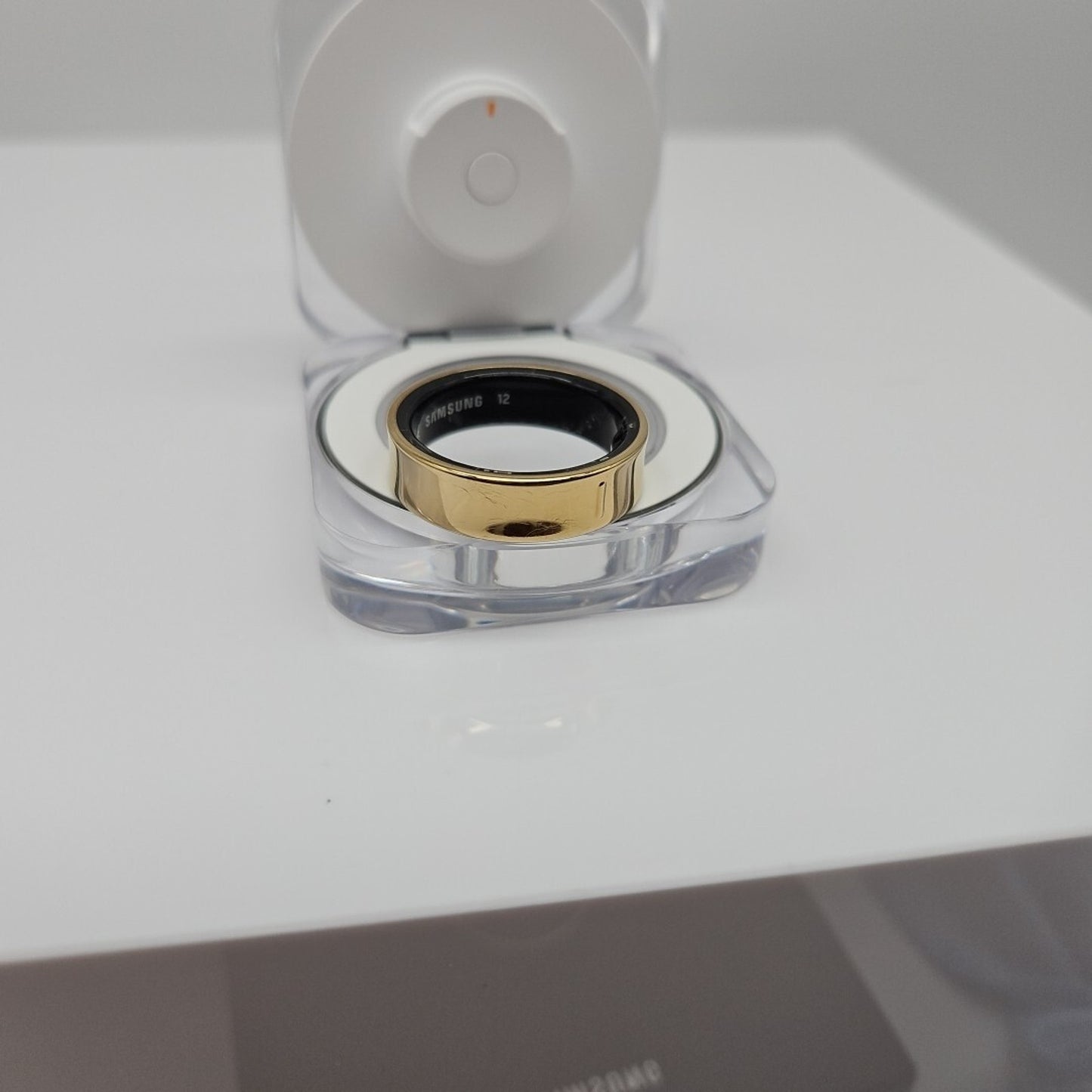 Samsung Galaxy Ring Titanium Gold SM-Q507 Smart Ring Bluetooth Size 7