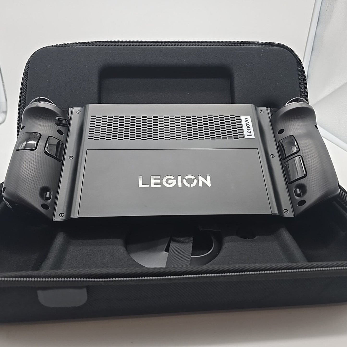 Lenovo Legion Go 1TB Handheld Console System 8APU1 with Aftermarket Charger