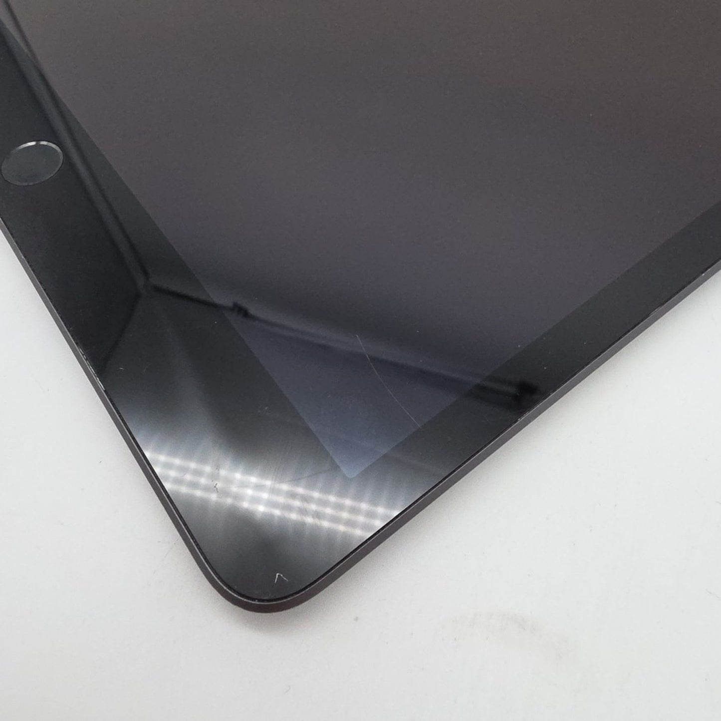 Apple iPad 10.2″ 9th Gen 256GB Wi-Fi + Cellular Unlocked Space Gray A2603 44GN