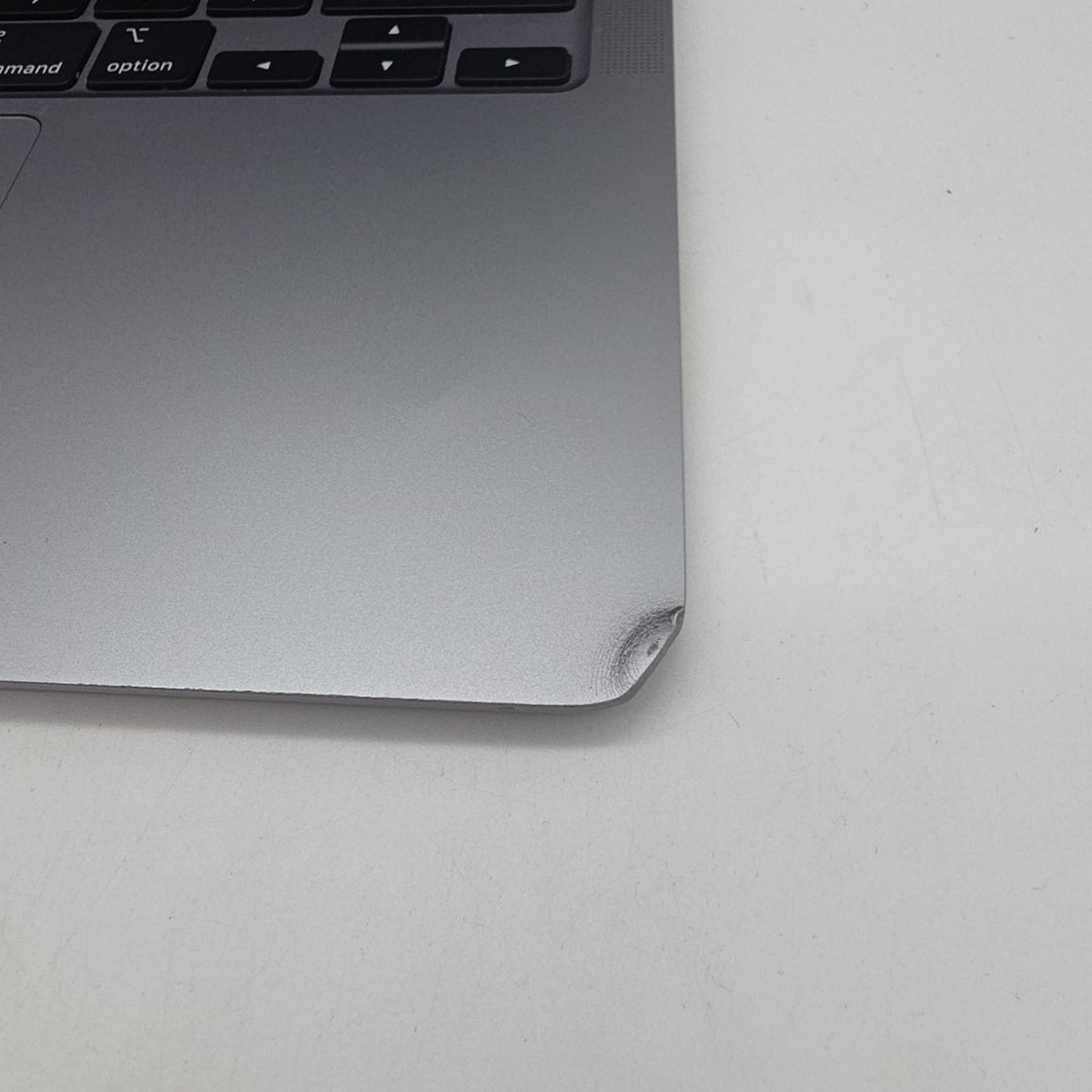 Apple MacBook Air 13” 2020 A2337 M1 Chip 8GB RAM 256GB SSD Space Gray L191