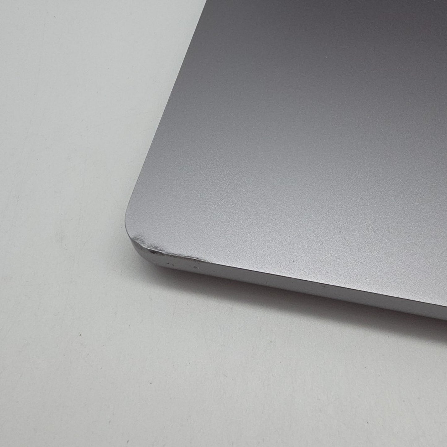 2021 Apple MacBook Pro 16" M1 Pro 10-CPU 16-GPU 16GB RAM 512GB SSD Gray L204