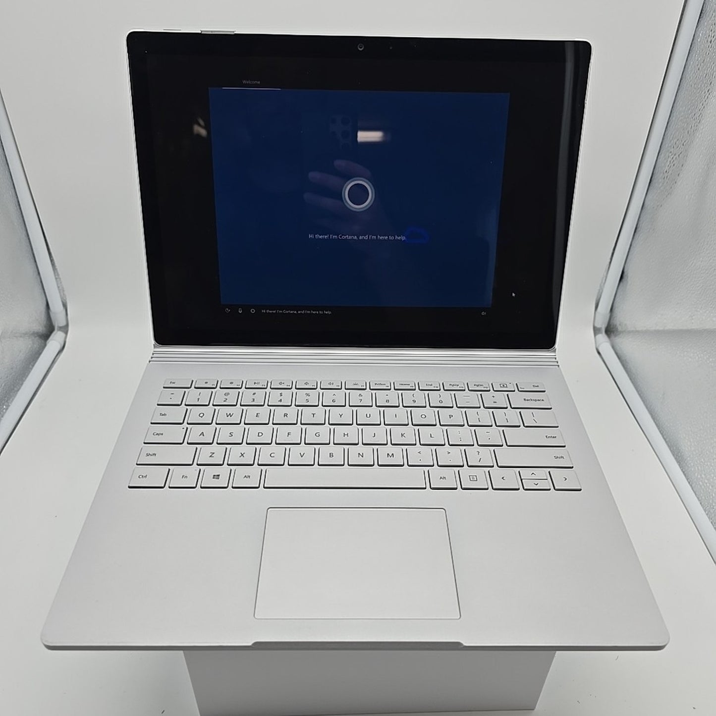 Microsoft Surface Book 2 13.5" i7 256GB SSD 8GB RAM GTX 1050 Excellent - L40