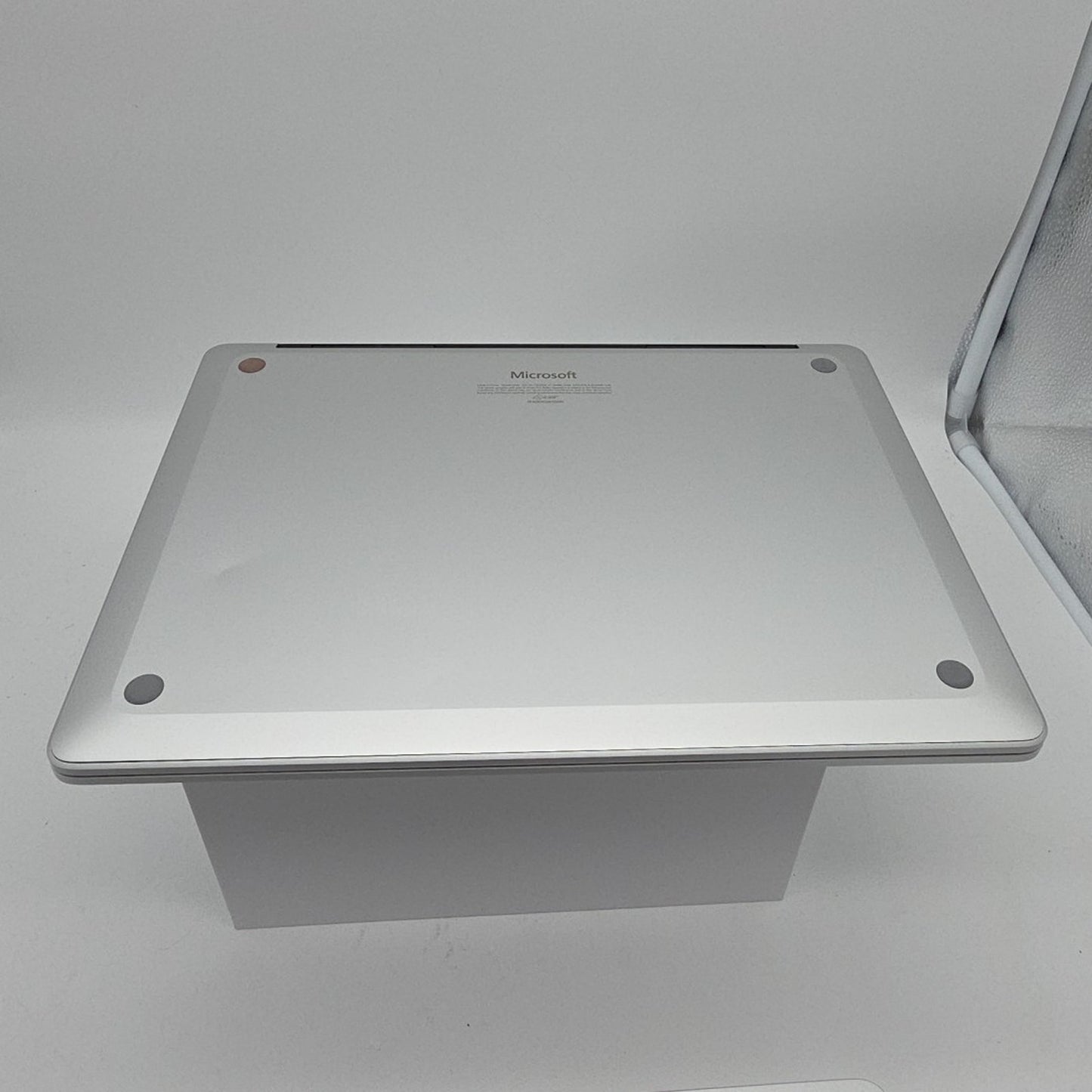 Microsoft Surface Laptop Copilot+ PC 13.8 Touchscreen Snapdragon X Plus 16GB L73