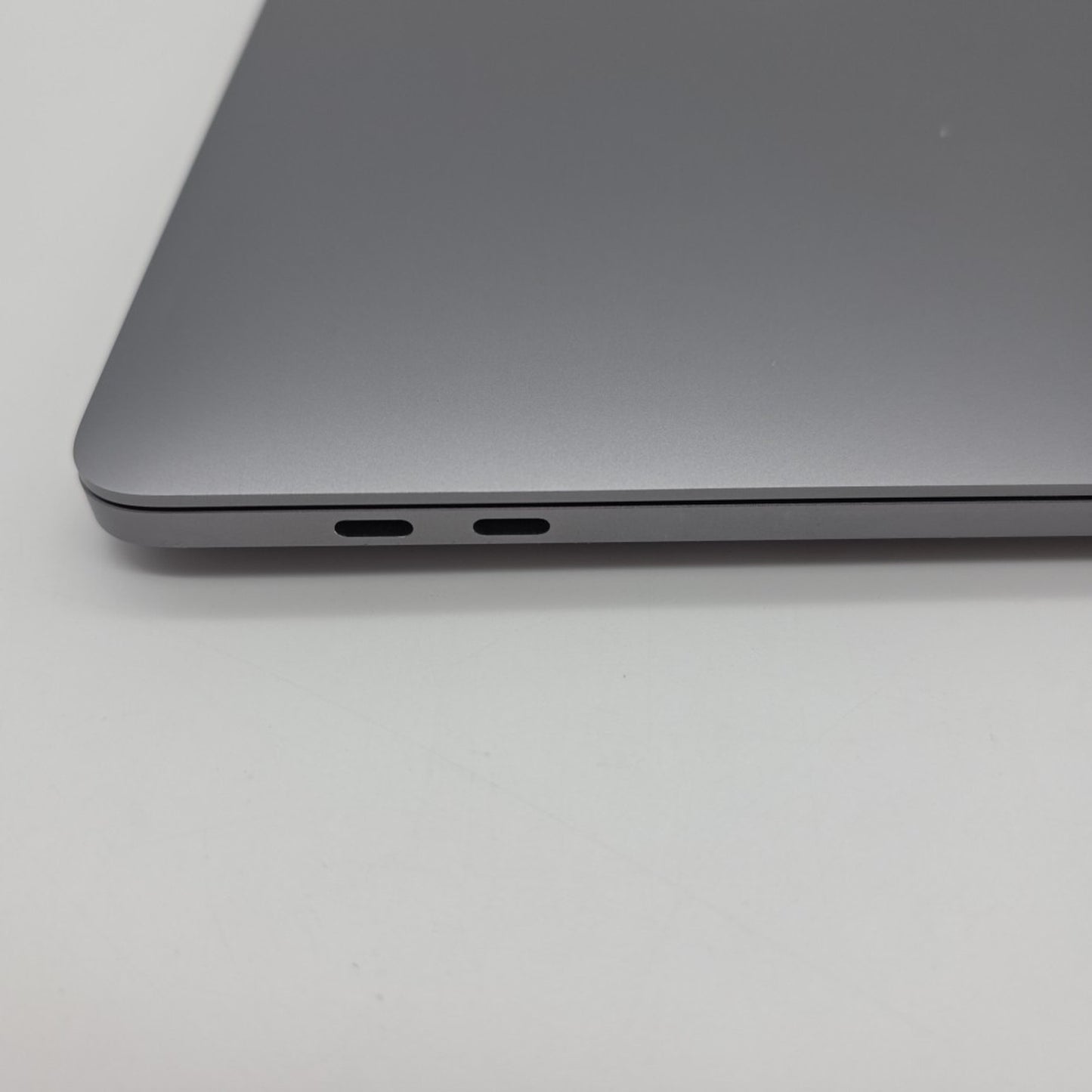 2022 Apple MacBook Pro 13.3" M2 8C GPU 3.5GHz 8GB RAM 512GB SSD A2338 L117
