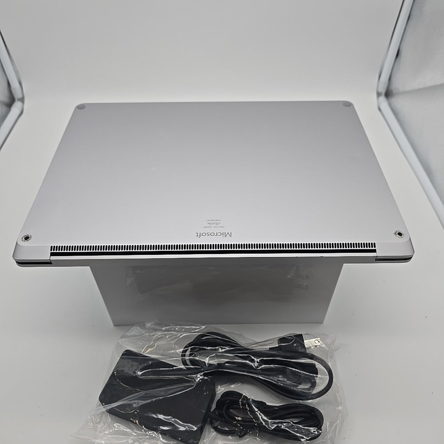 Microsoft Surface Laptop 3 13.5" 16GB (256GB SSD Intel Core i7 10th Gen 3.90 GHz